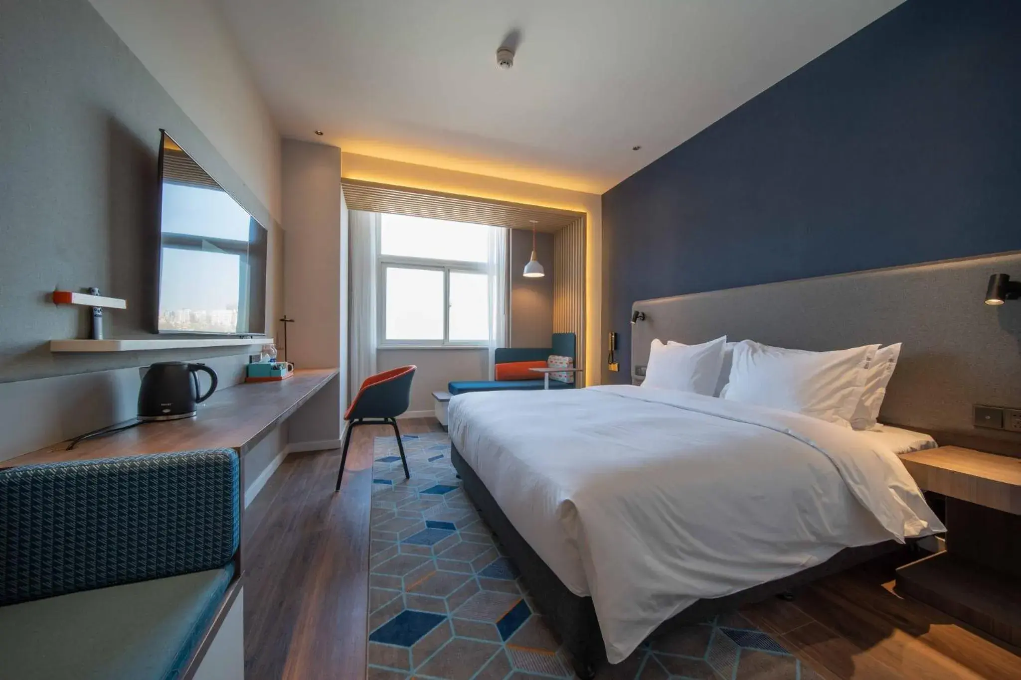 Photo of the whole room in Holiday Inn Express Zhengzhou Guancheng, an IHG Hotel