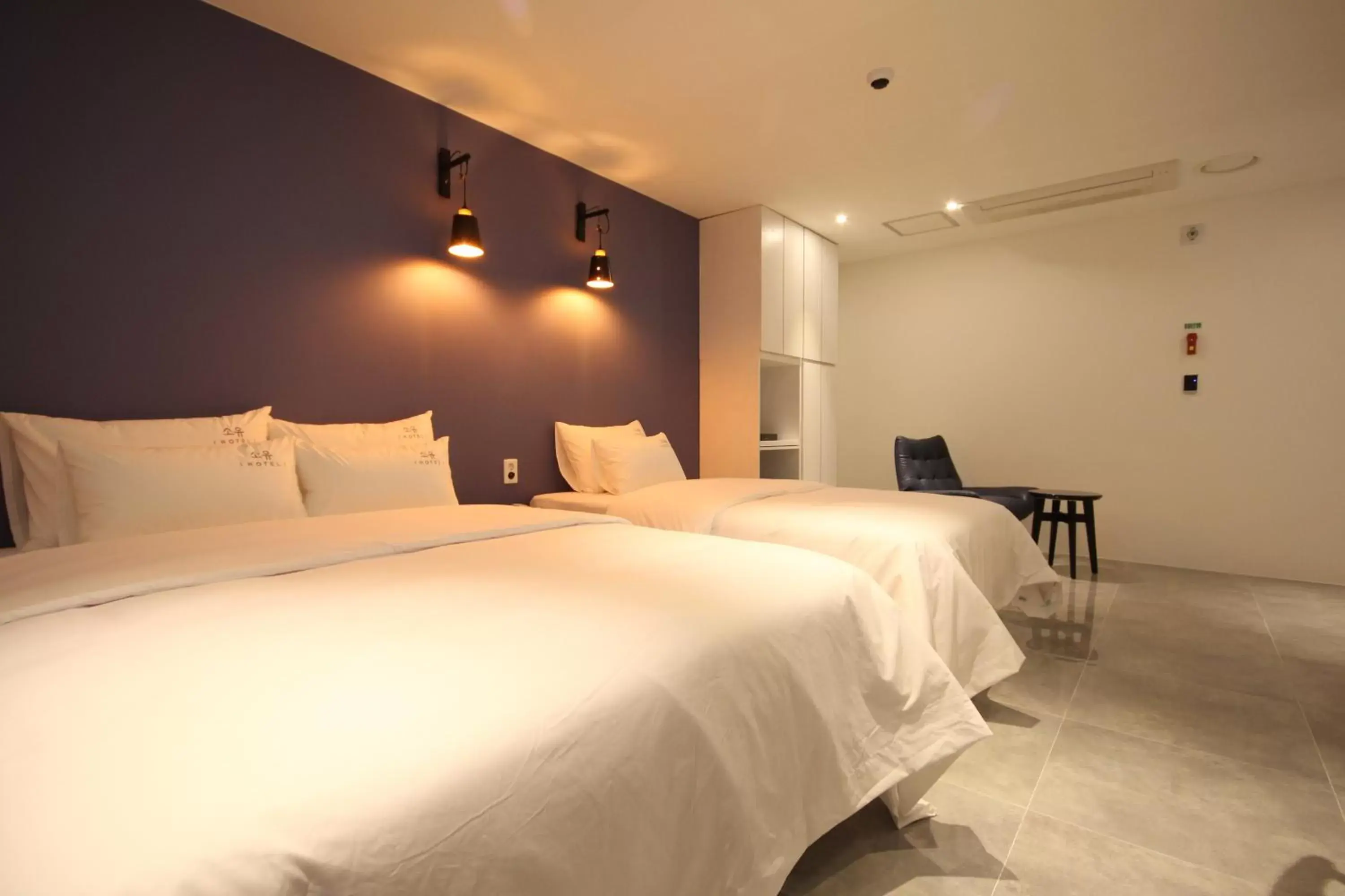 Bedroom, Bed in SOYU Hotel