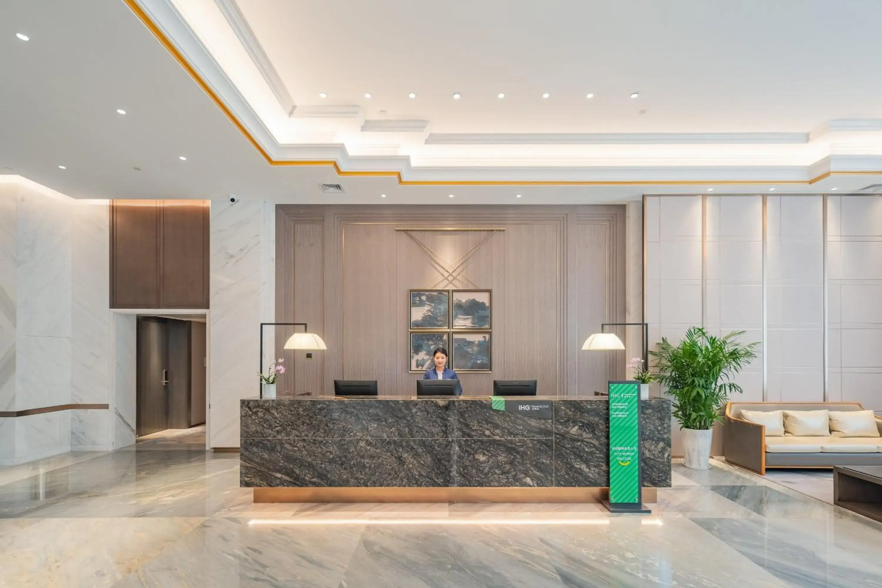 Property building, Lobby/Reception in Holiday Inn Zhengzhou Zhongzhou, an IHG Hotel