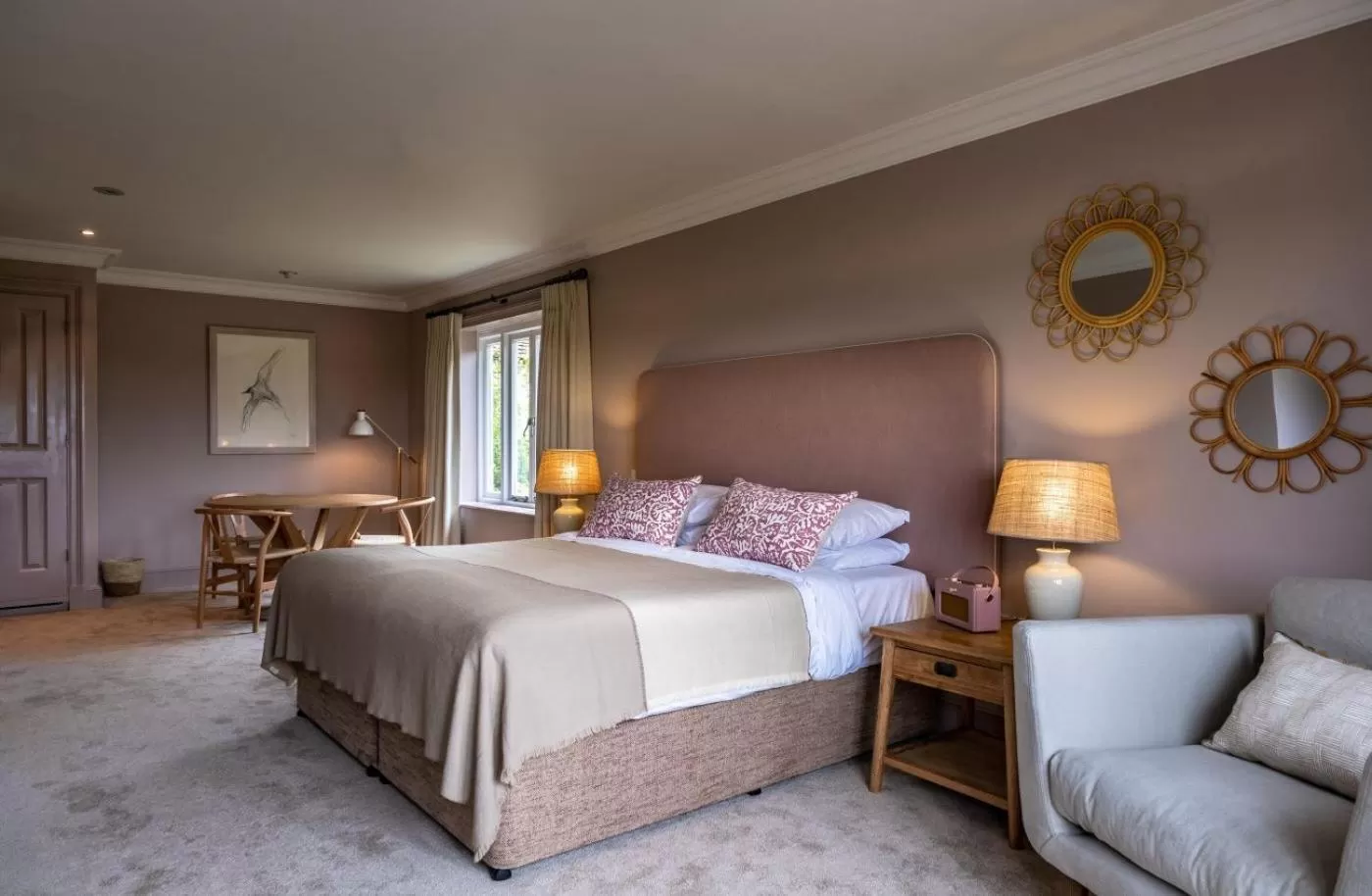 Bedroom, Bed in The Crown Inn