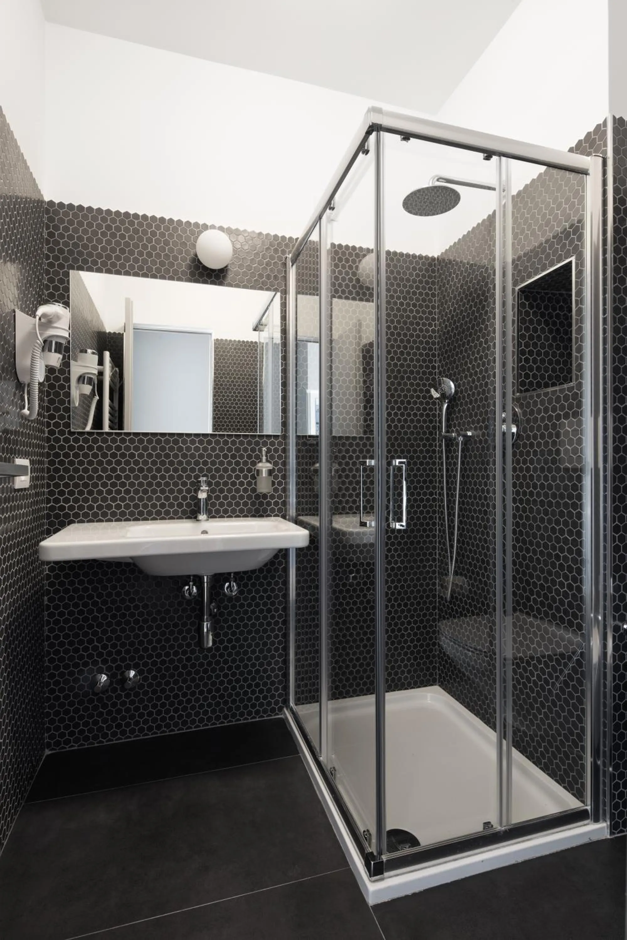 Bathroom in Babila Hostel & Bistrot