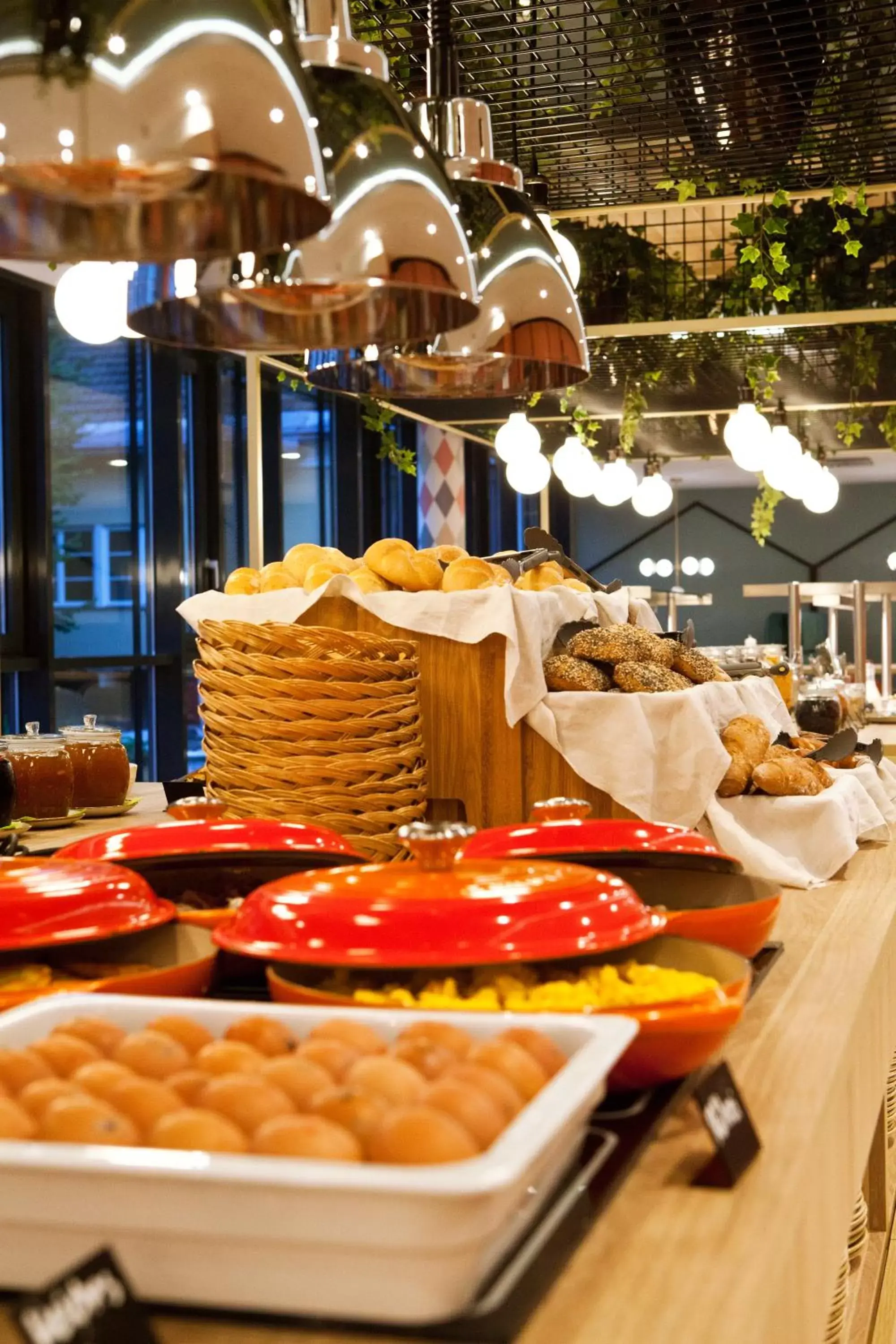 Buffet breakfast in ibis Styles Klagenfurt am Woerthersee