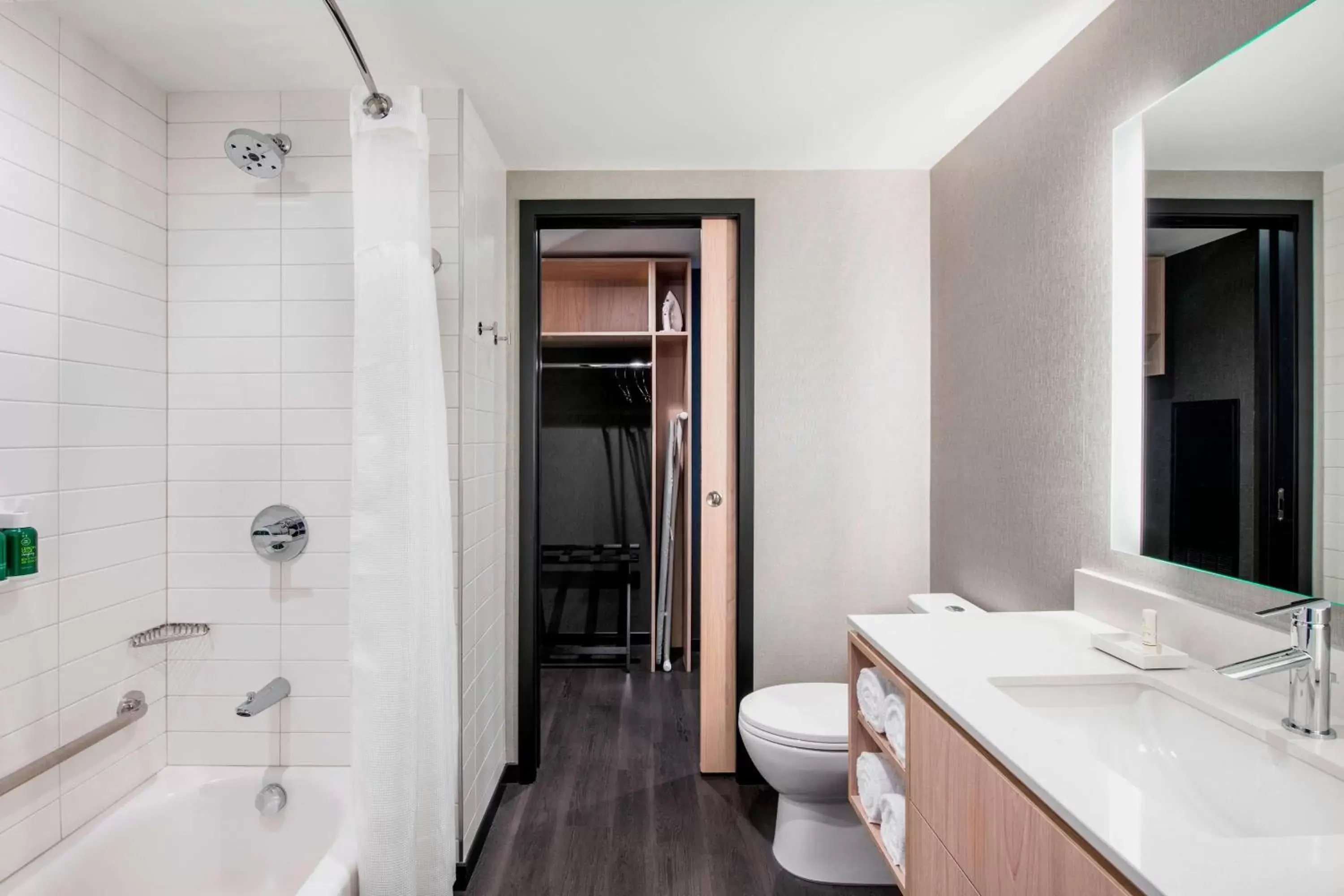 Bathroom in Residence Inn by Marriott Calgary Downtown/Beltline District