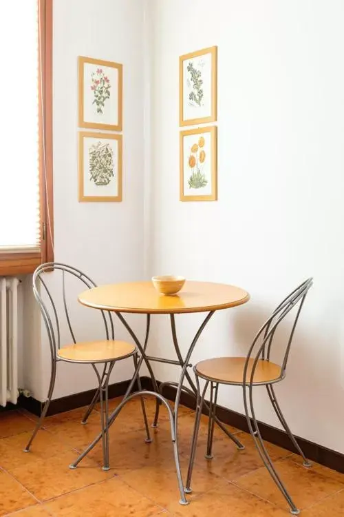 Dining Area in B&B Murolungo