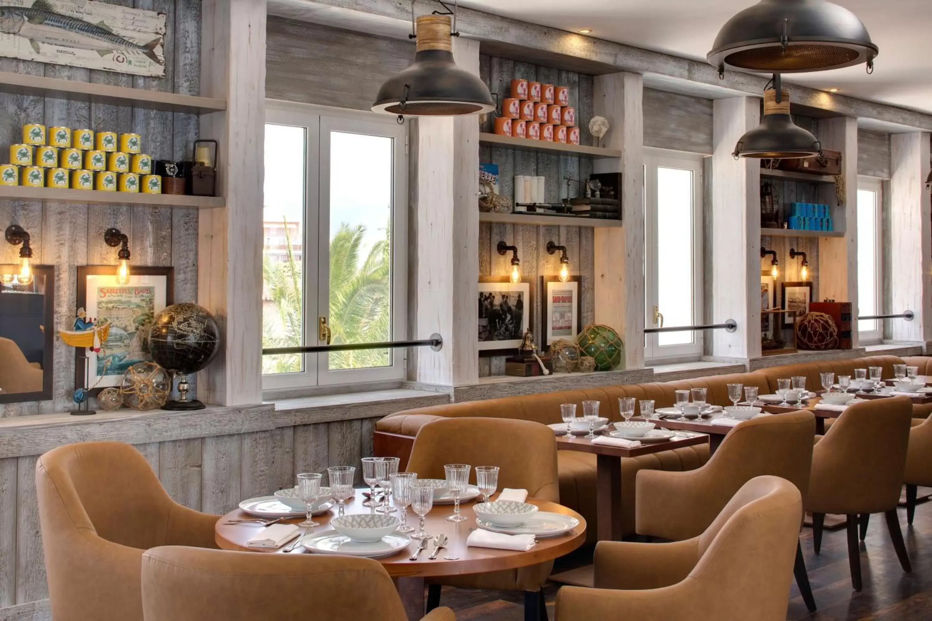 Restaurant/Places to Eat in Grand Hotel Des Sablettes Plage, Curio Collection By Hilton