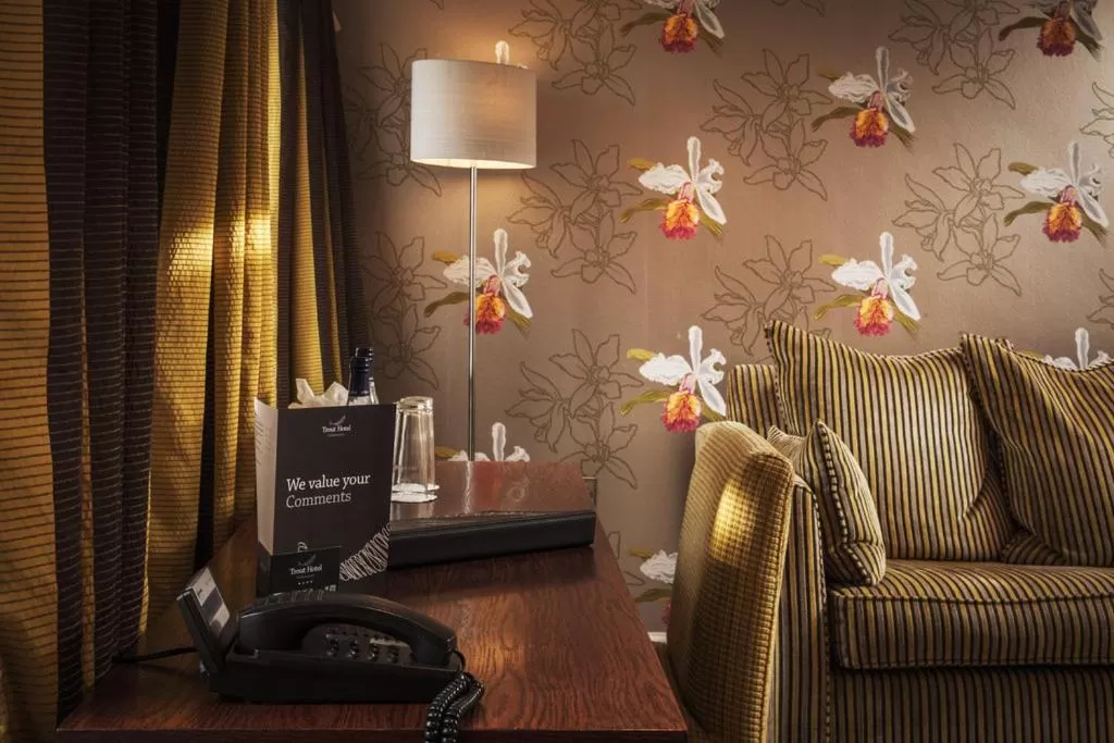 Restaurant/places to eat in Trout Hotel