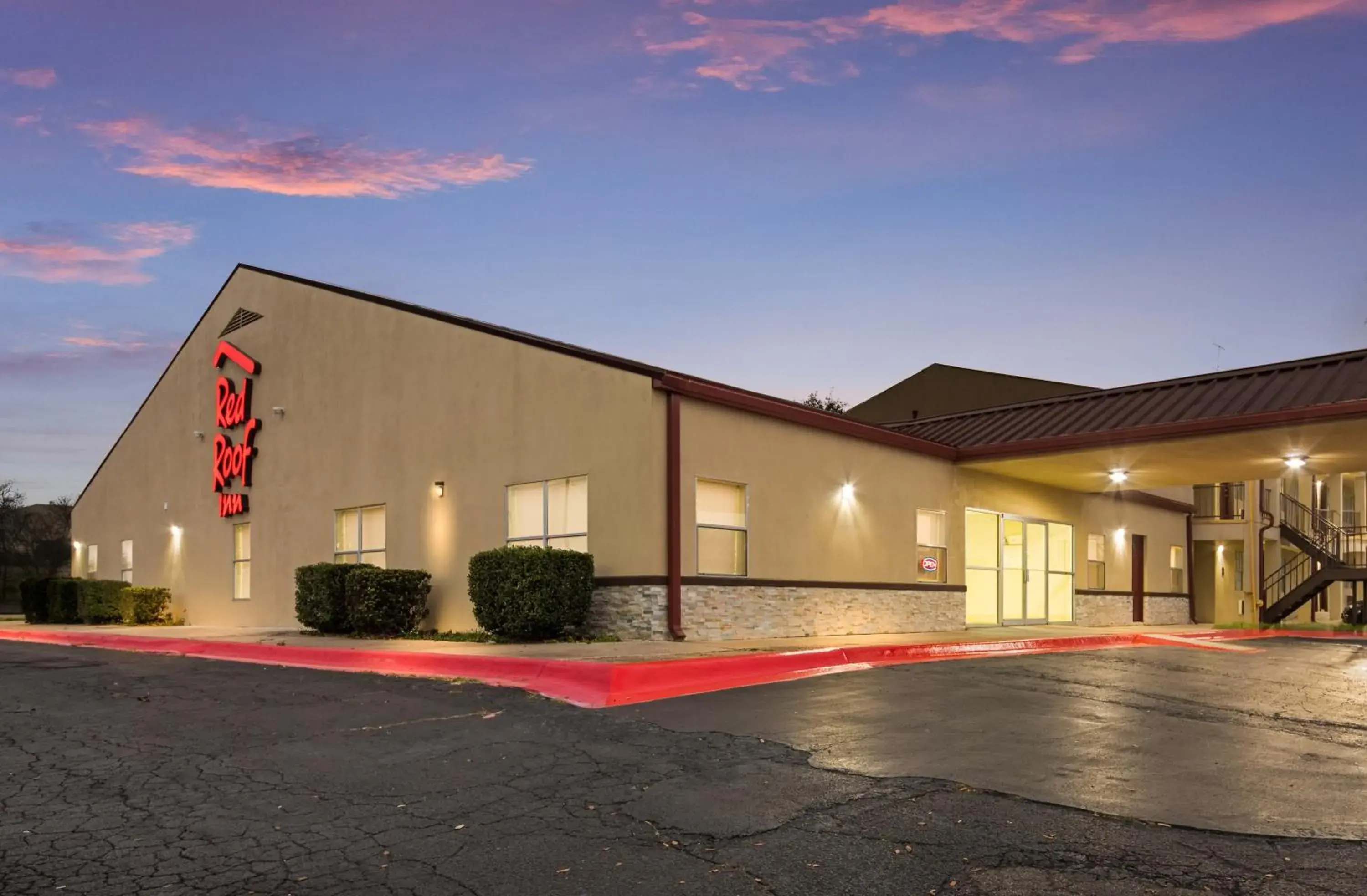 Property Building in Red Roof Inn Temple