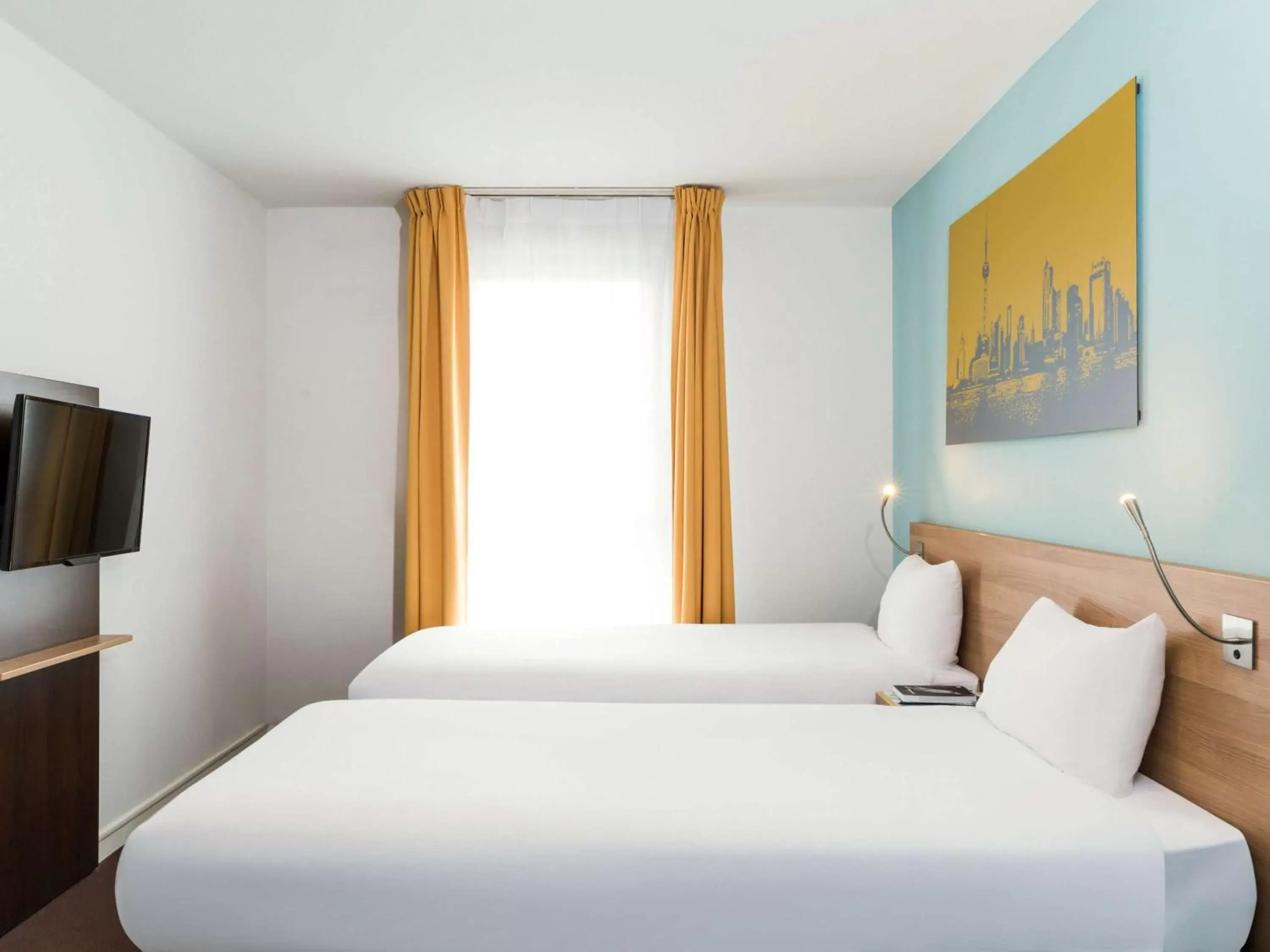 Photo of the whole room, Bed in Aparthotel Adagio Access Paris Clamart