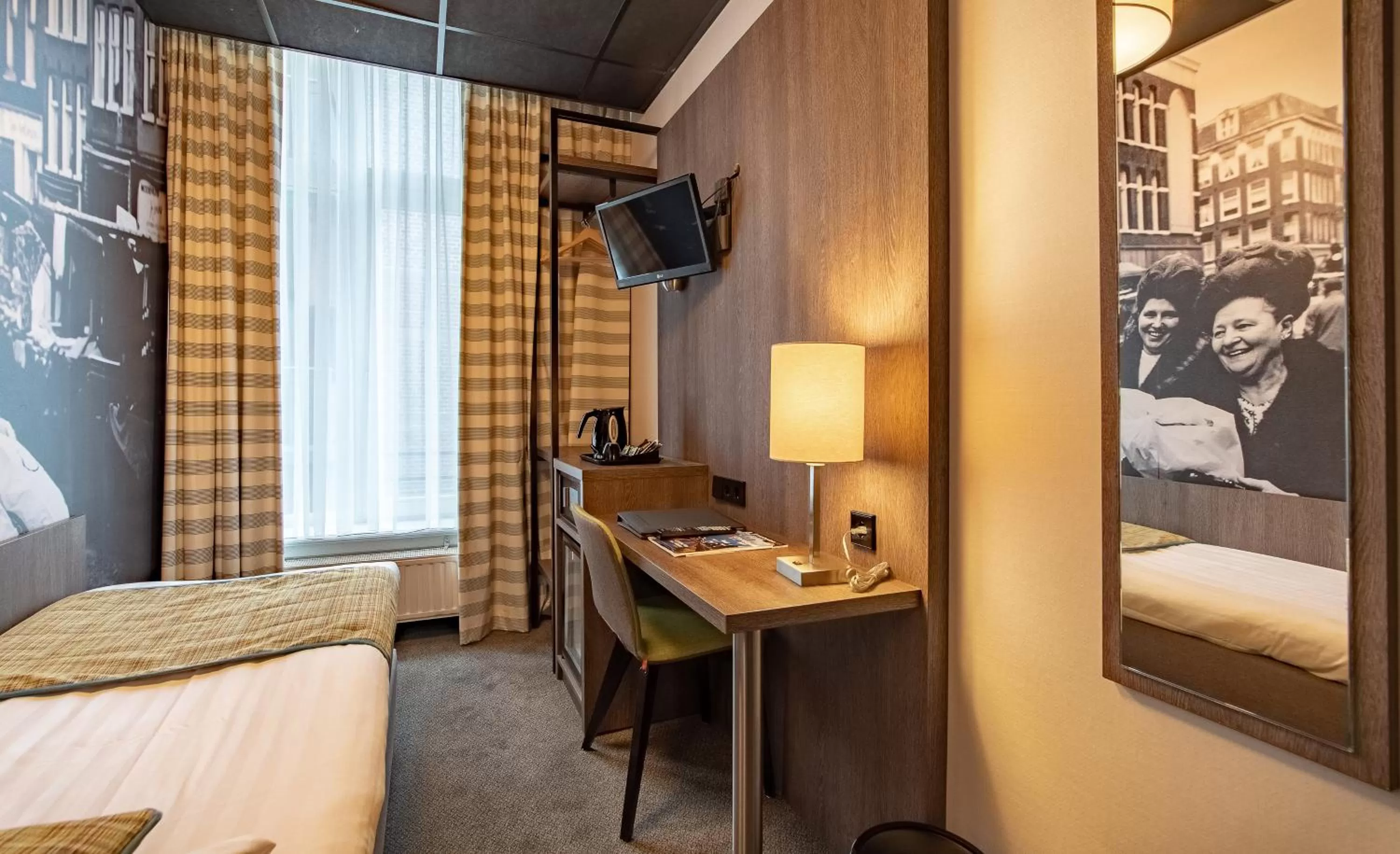 Photo of the whole room, Bed in Hotel Cornelisz