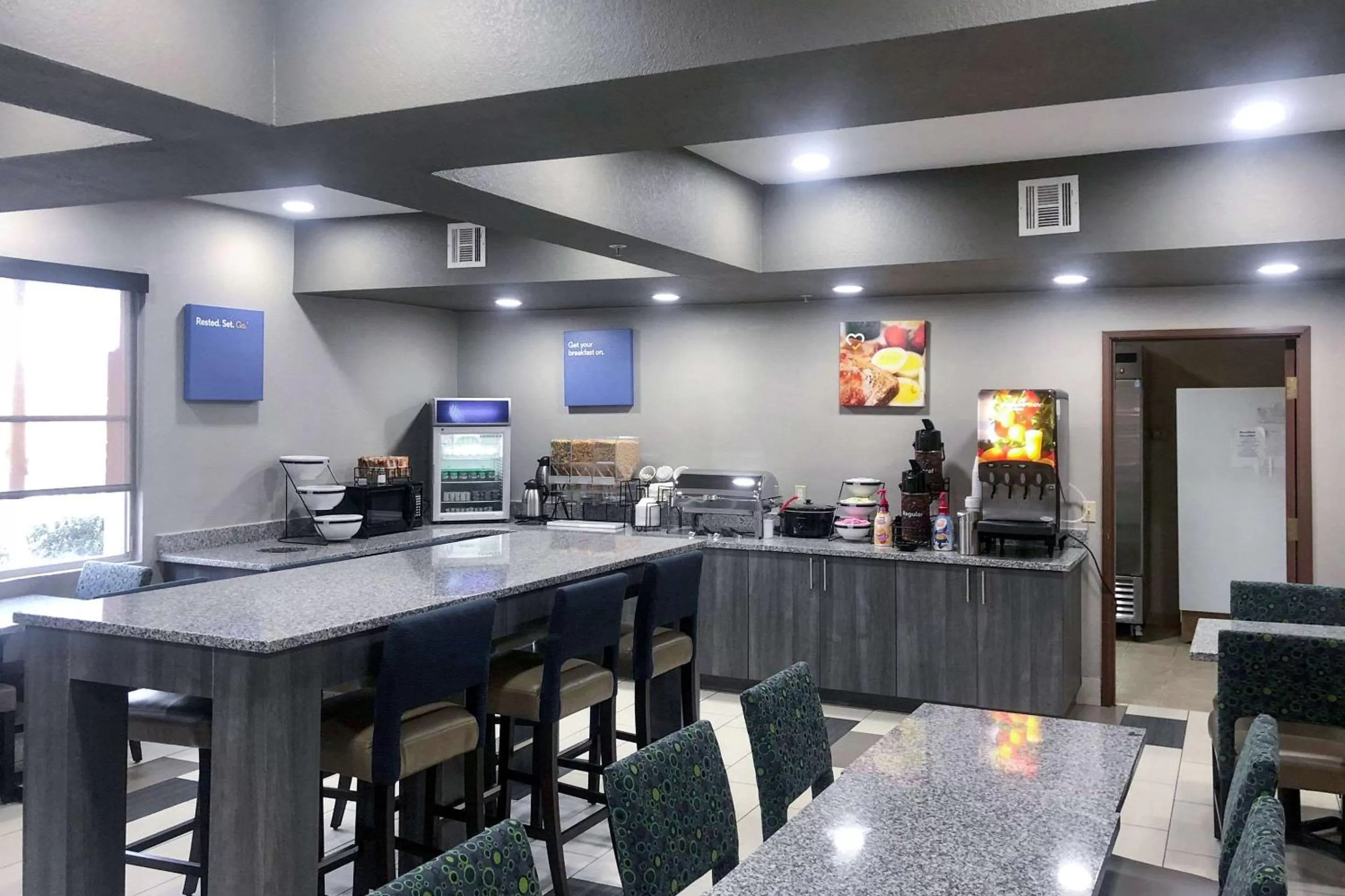 Restaurant/places to eat in Comfort Inn Owasso – Tulsa