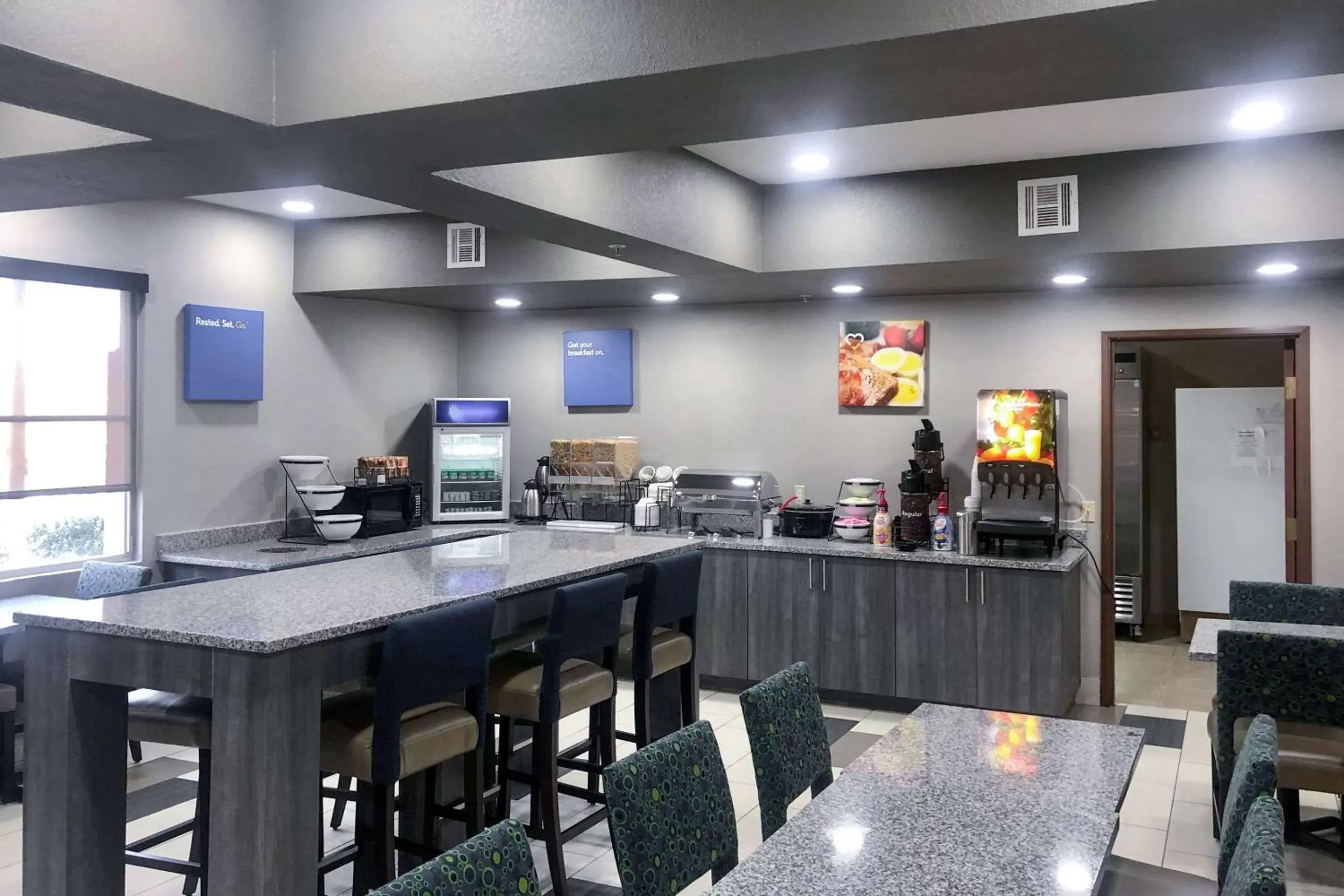 Restaurant/Places to Eat in Comfort Inn Owasso – Tulsa