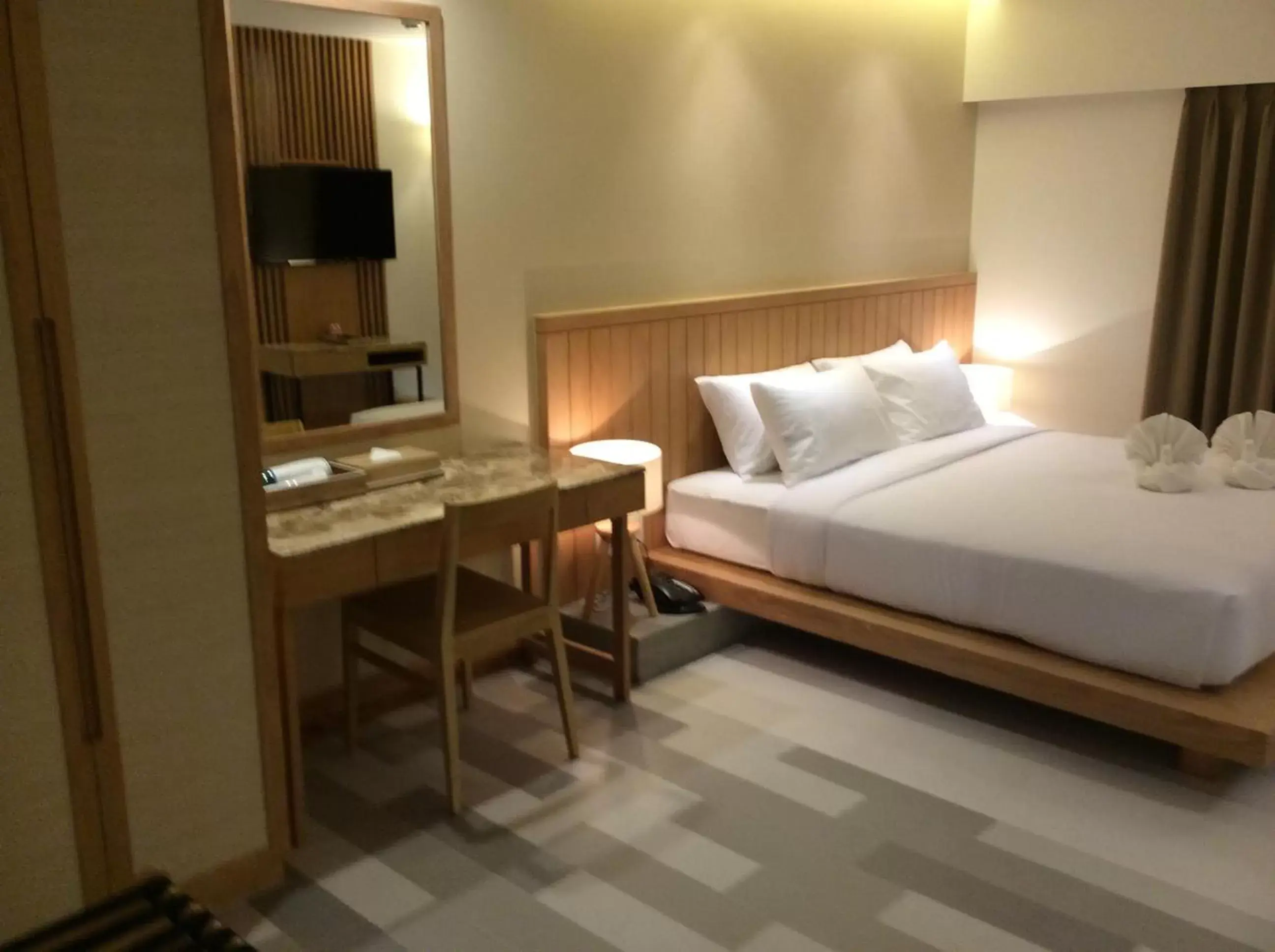 Photo of the whole room, Bed in W14 Pattaya