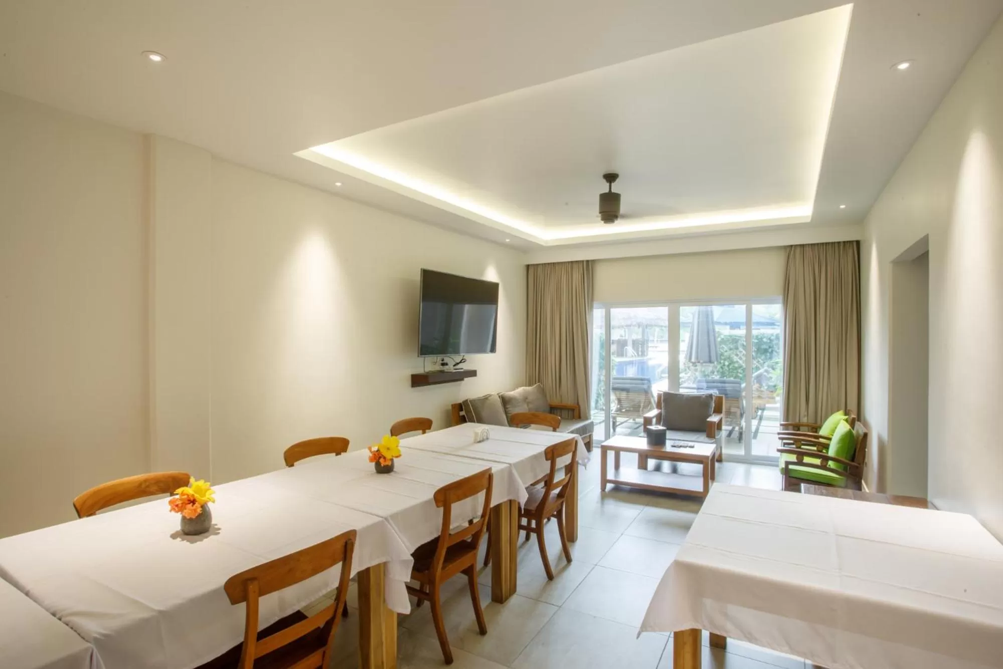 Business facilities in Cove Resort Palau