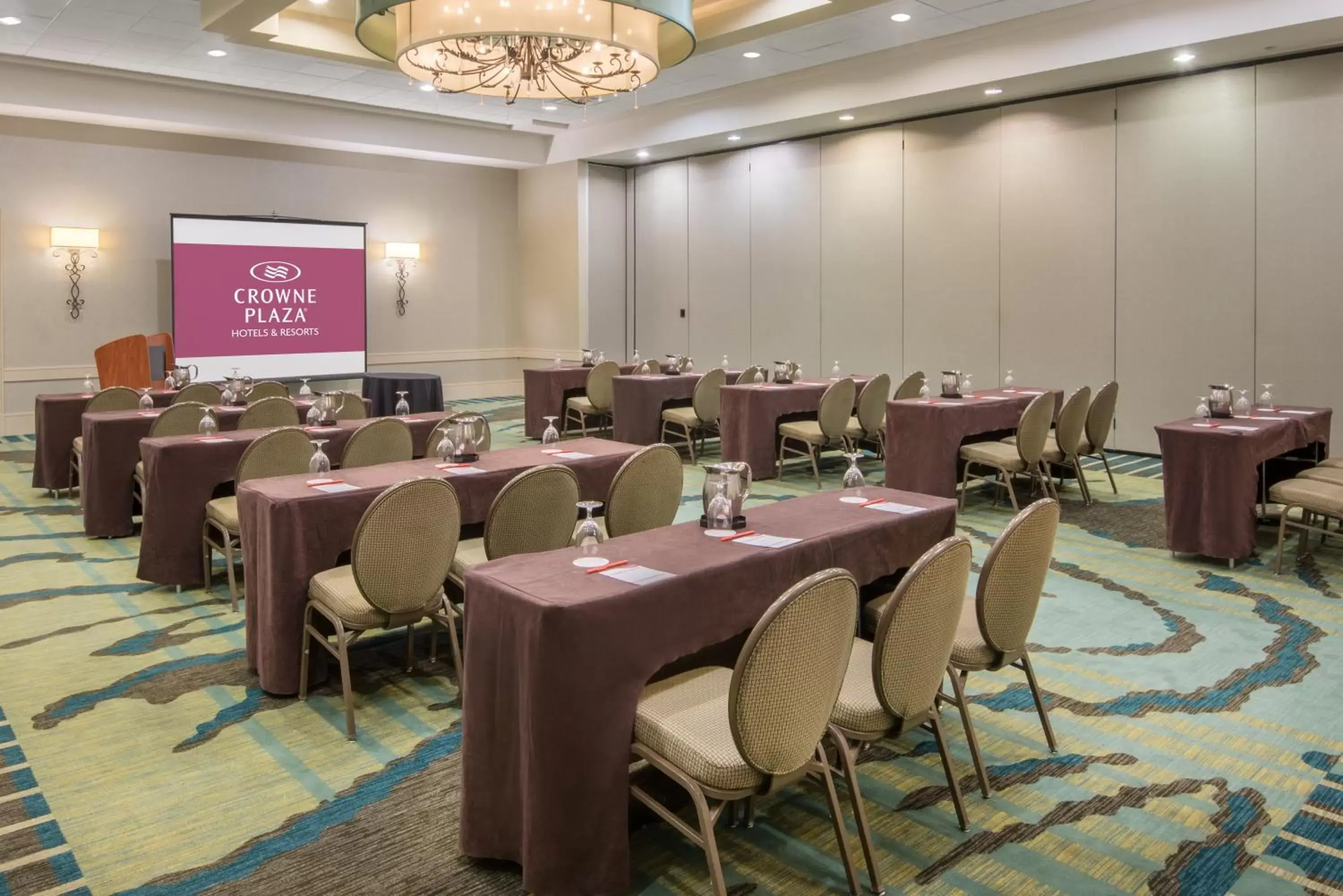 Meeting/conference room in Crowne Plaza Charleston, an IHG Hotel