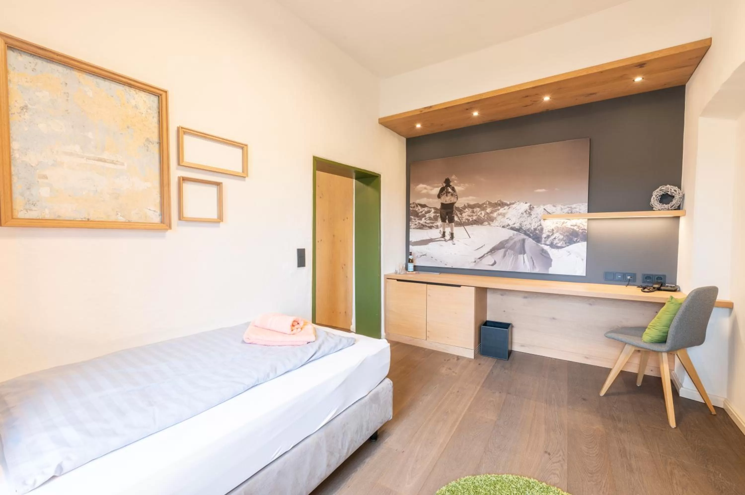 Seating area, Bed in LANDHOTEL ALTE ZOLLSTATION- Historical Building