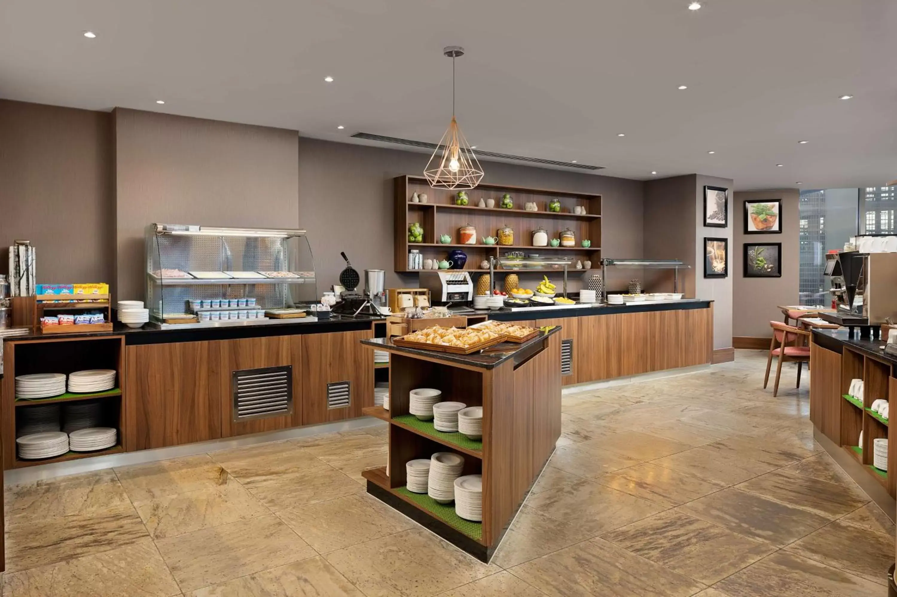 Breakfast, Restaurant/Places to Eat in Hilton Garden Inn London Heathrow Terminal 2 and 3