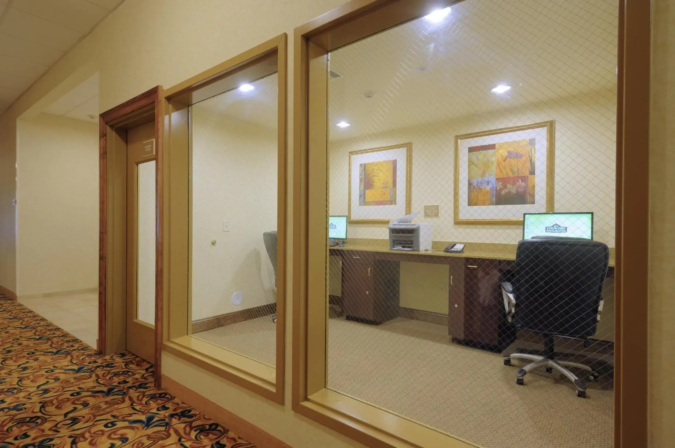 Business facilities in Country Inn & Suites by Radisson, Columbia at Harbison, SC
