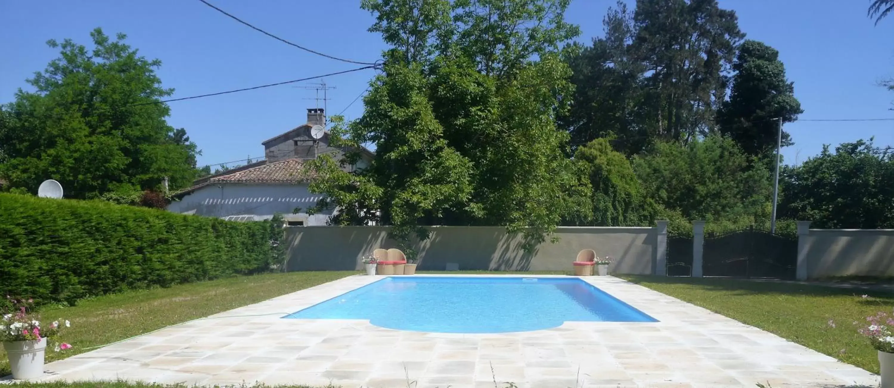 Swimming Pool in Le Manoir de la Riviere