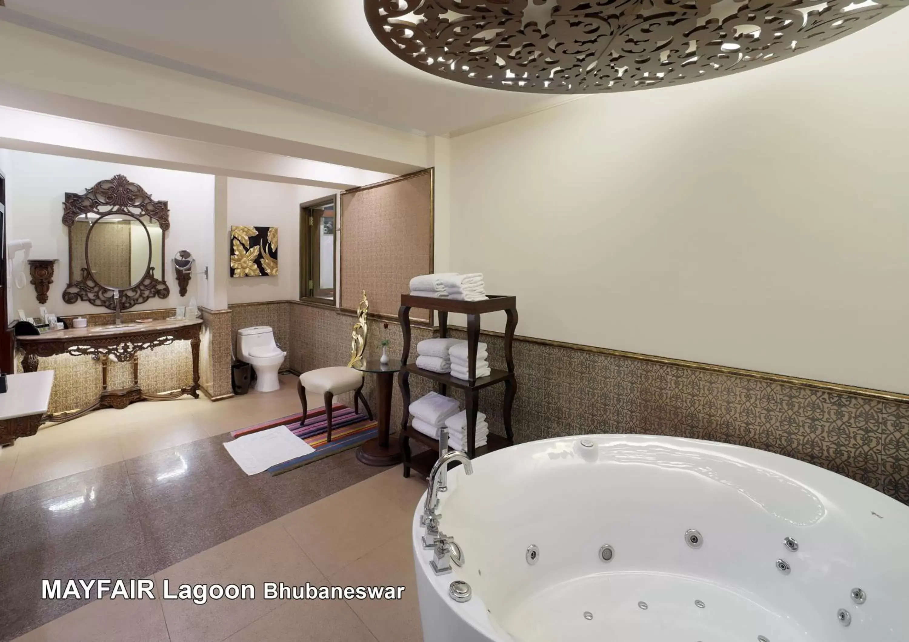 Bathroom in Mayfair Lagoon Hotel