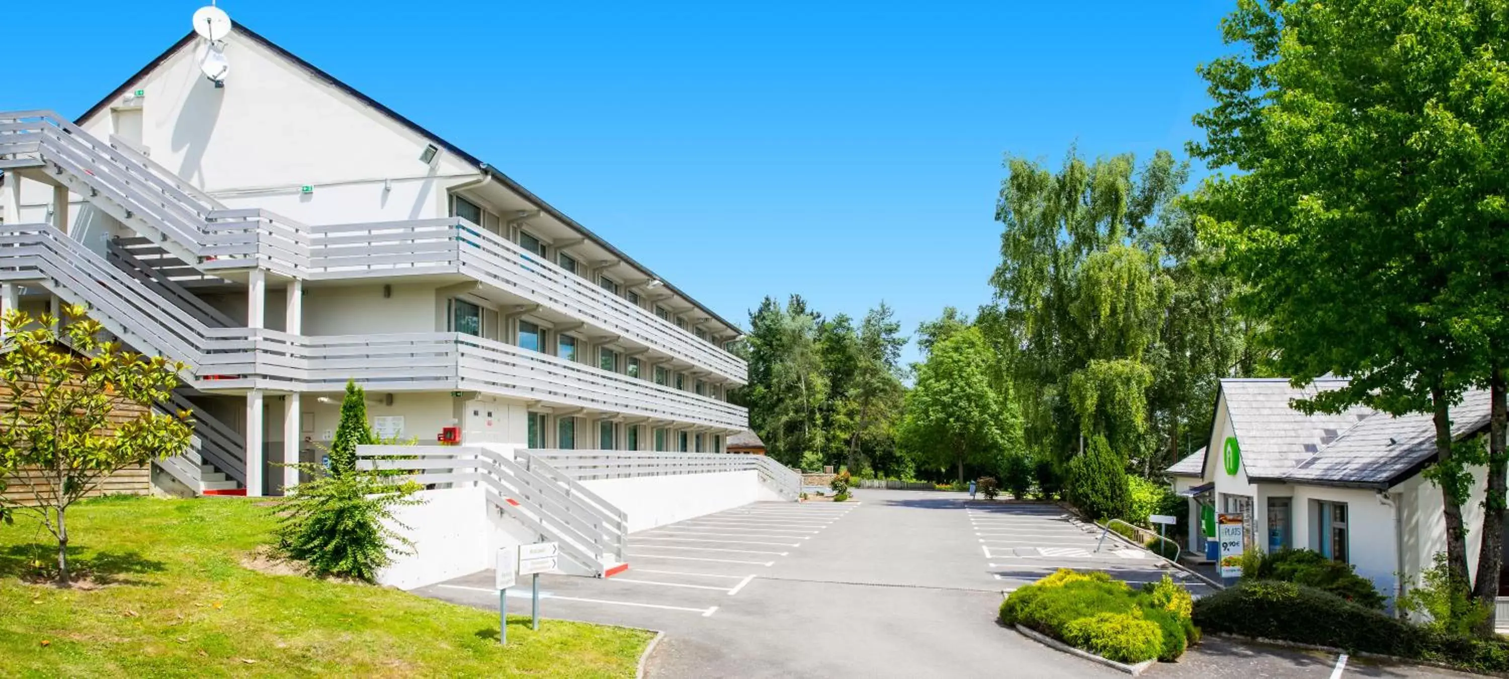 Property Building in Campanile Fougères