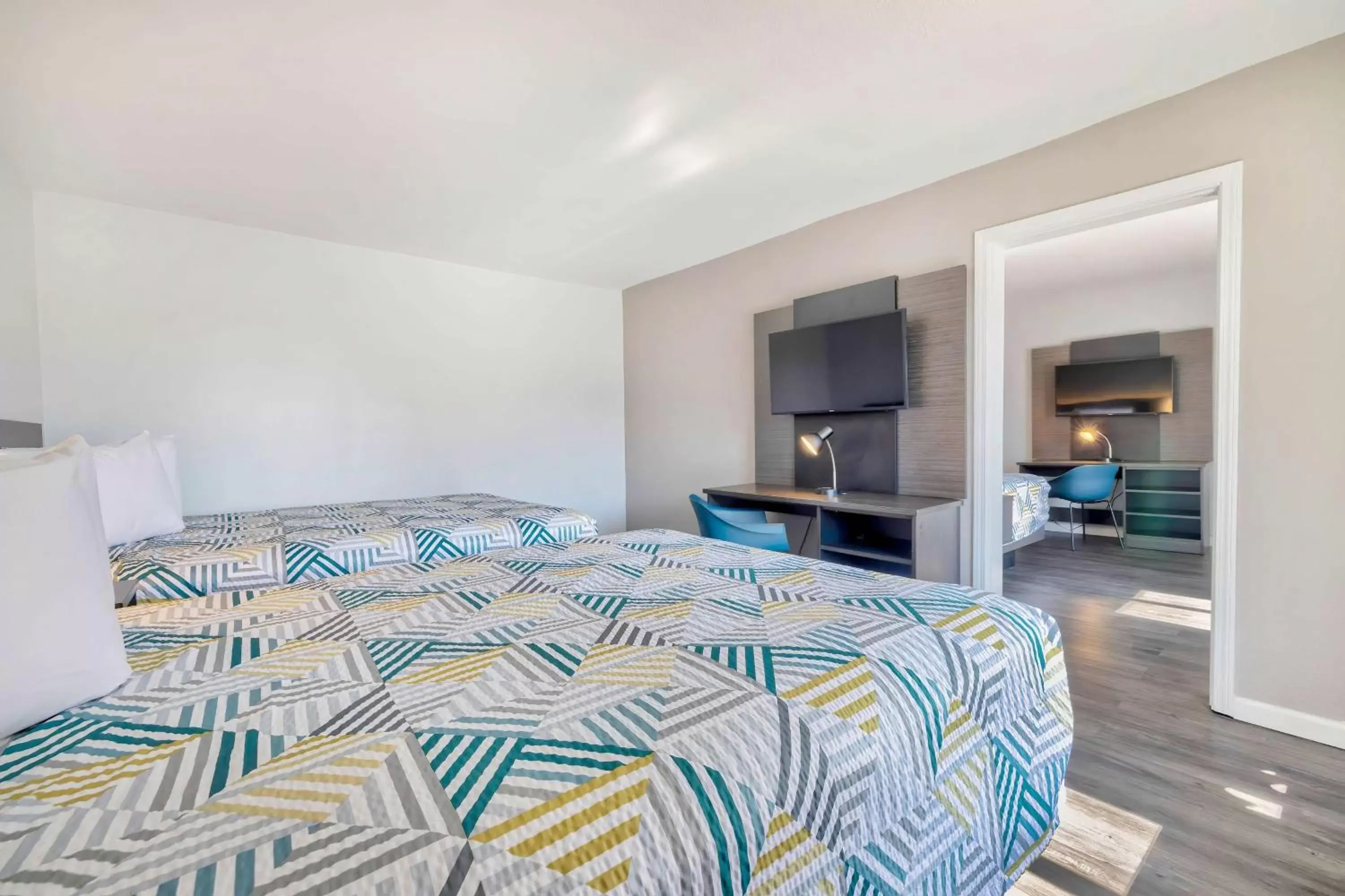 Bed in Studio 6 Effingham, IL Bed in Studio 6 Effingham, IL