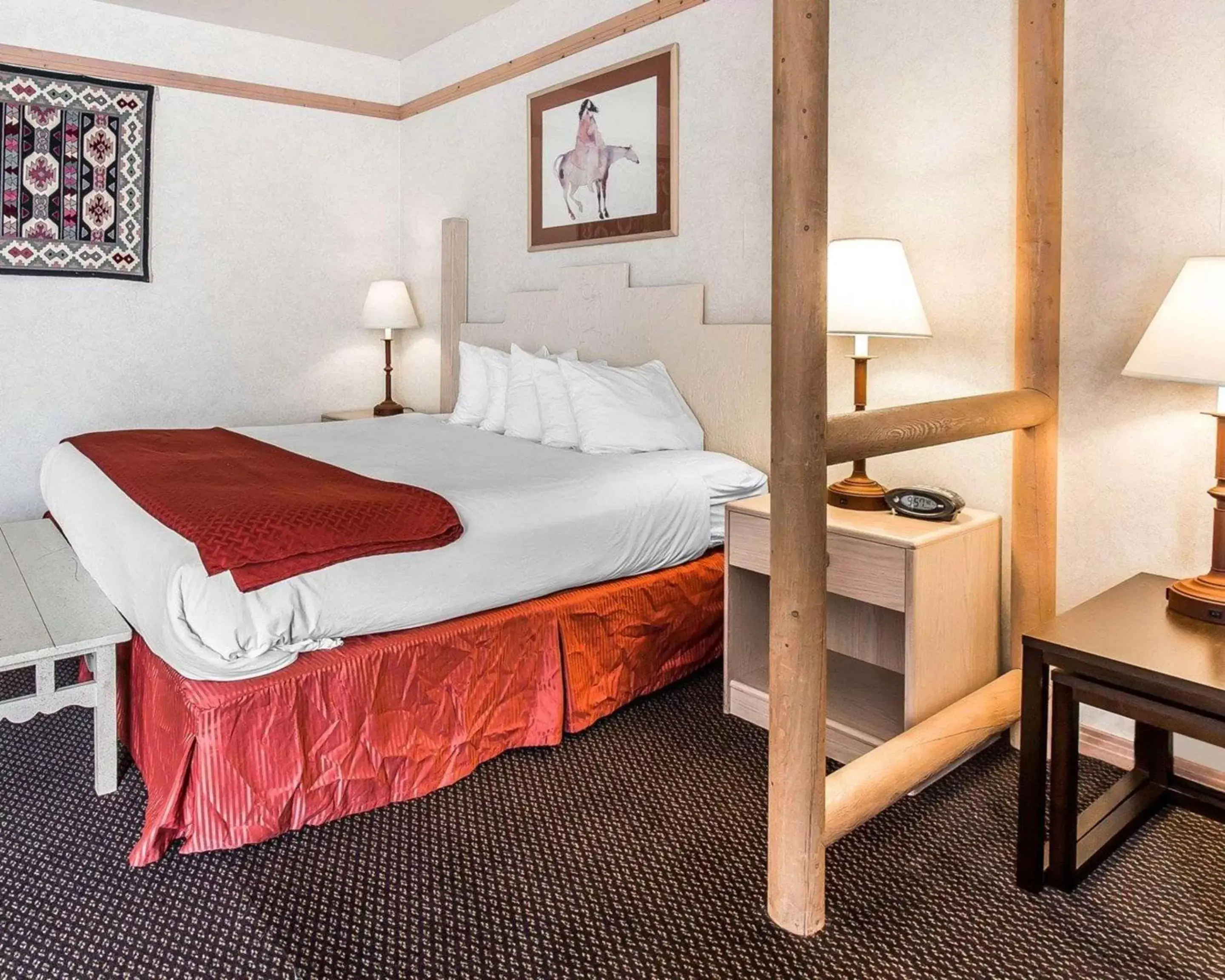 Photo of the whole room, Bed in Quality Suites Moab near Arches National Park