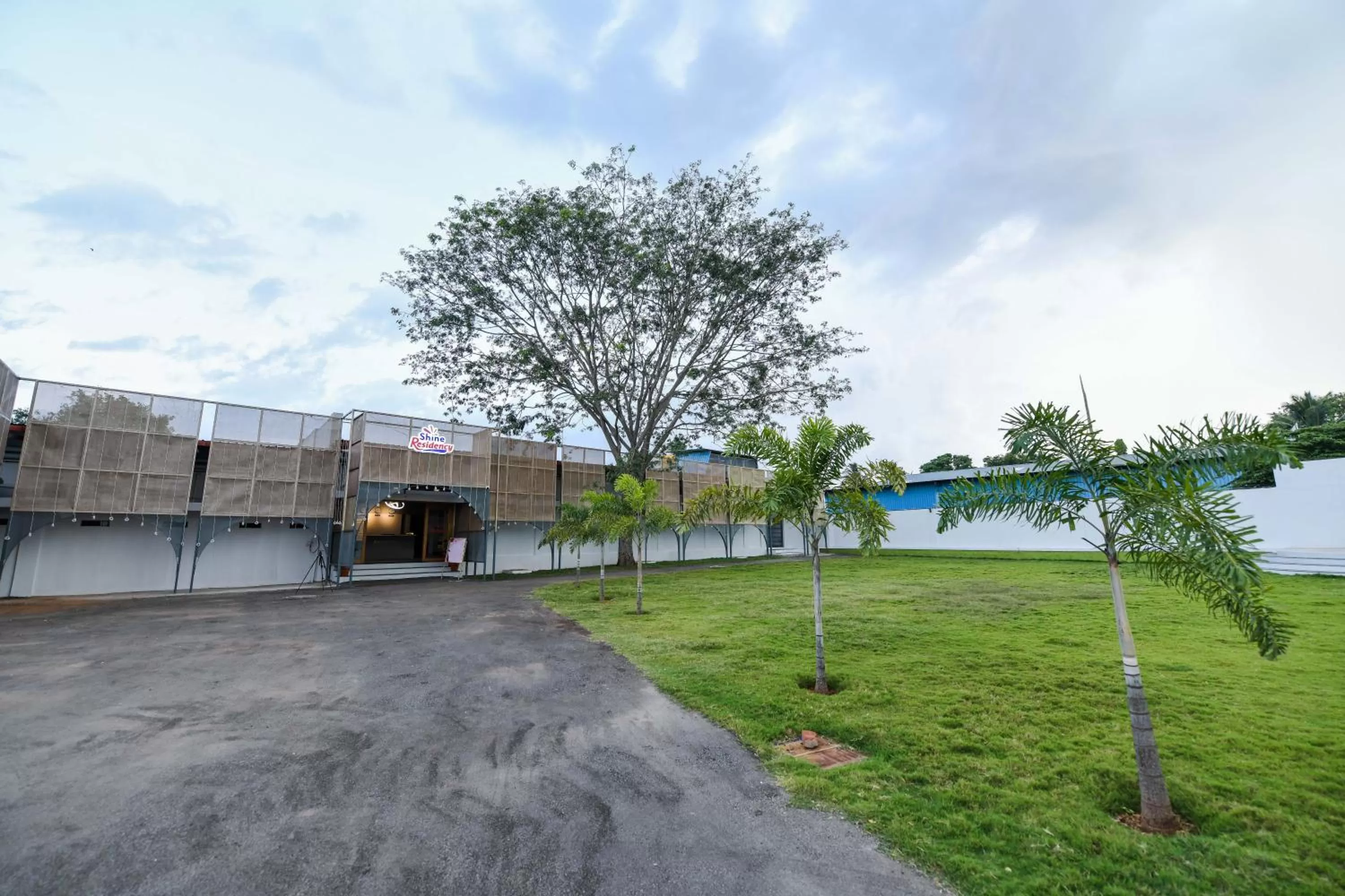 Garden in Shine Residency