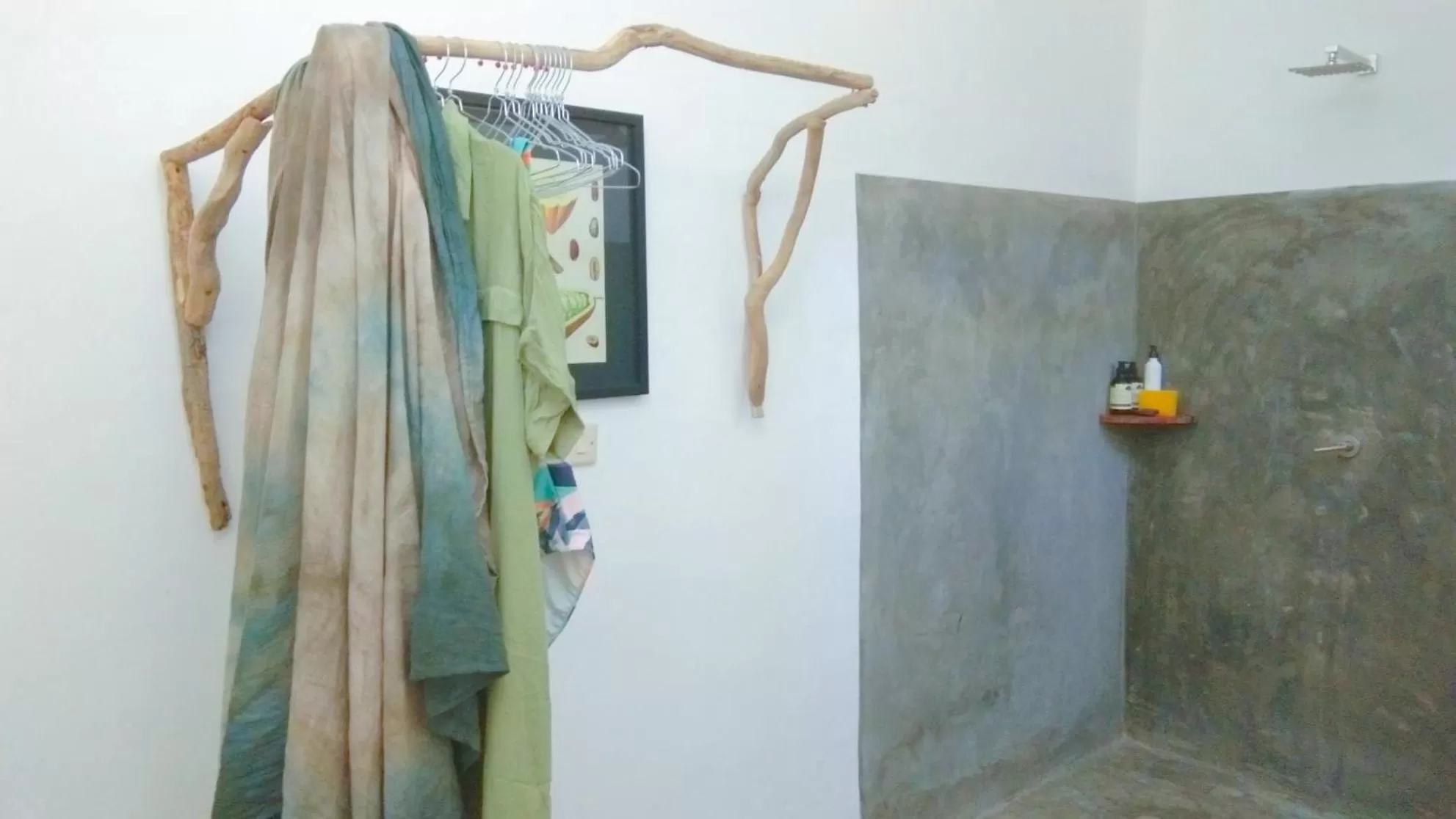 Shower, Bathroom in Café des Arts Gili Air