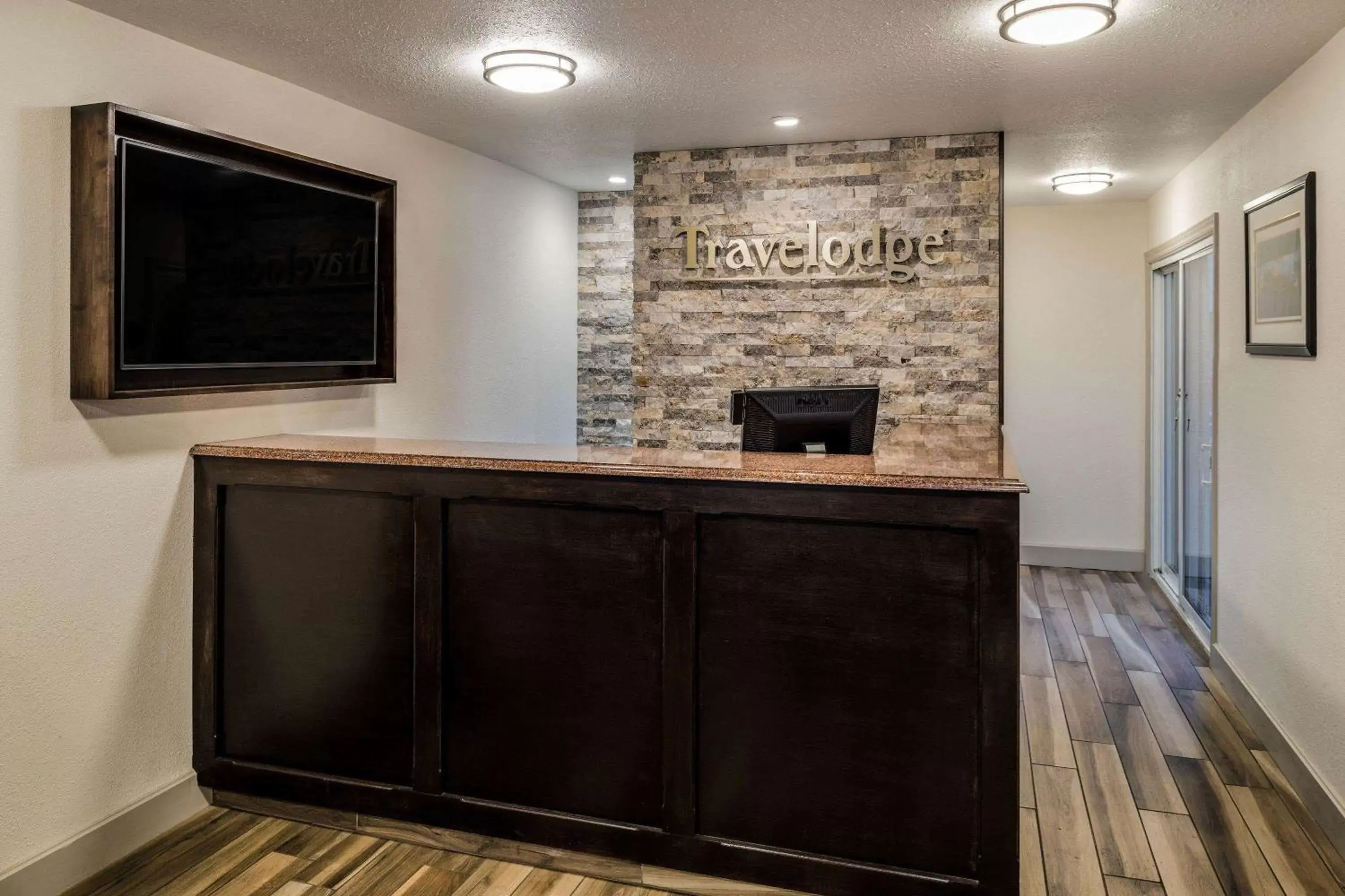 Lobby or reception, Lobby/Reception in Travelodge by Wyndham Gananoque