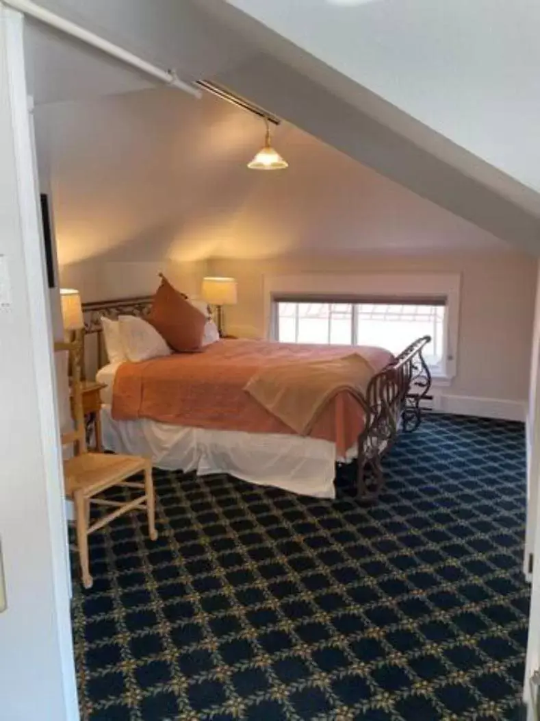 Bedroom, Bed in Goldsmith's River Front Inn