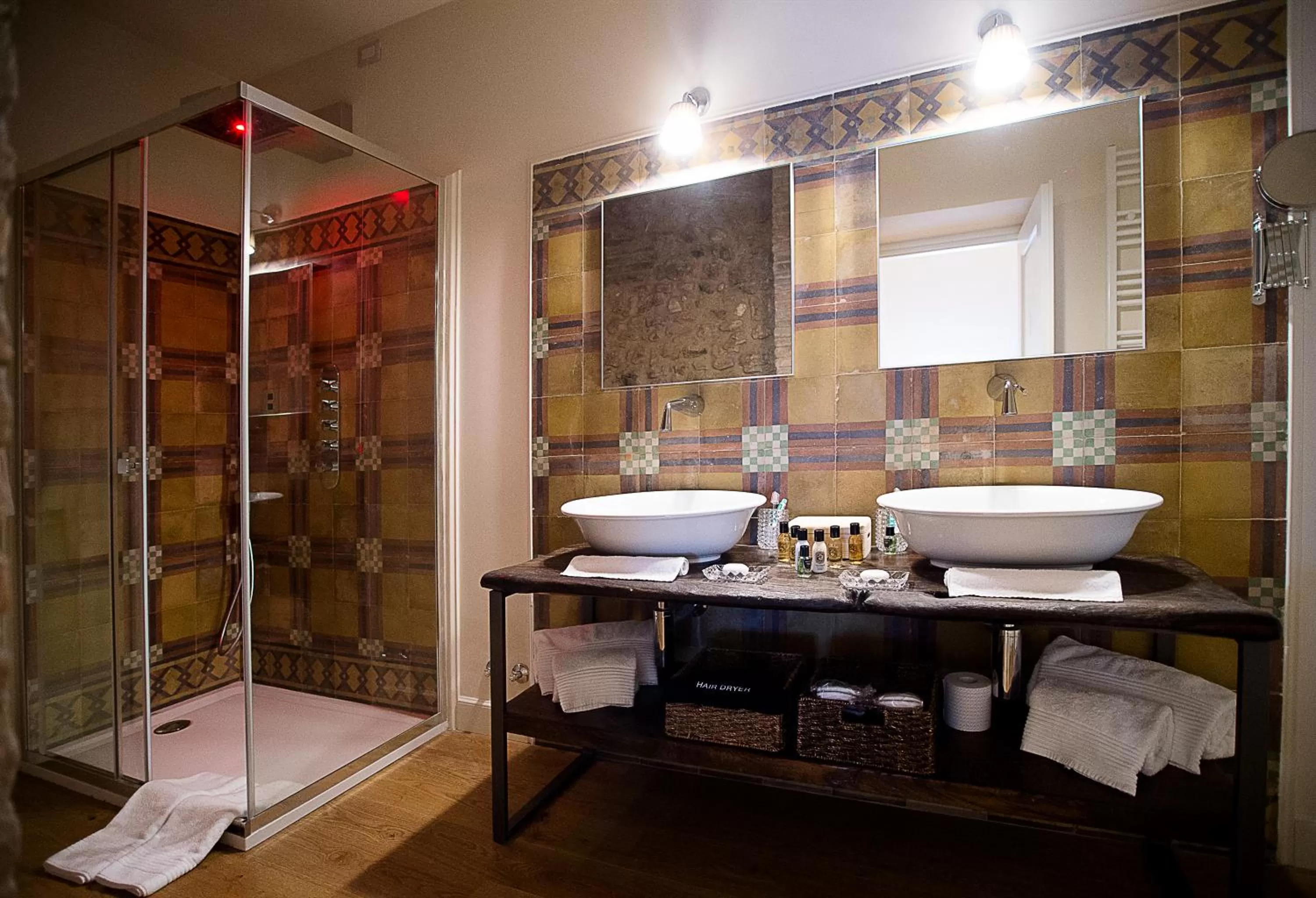 Shower in San Gemini Palace