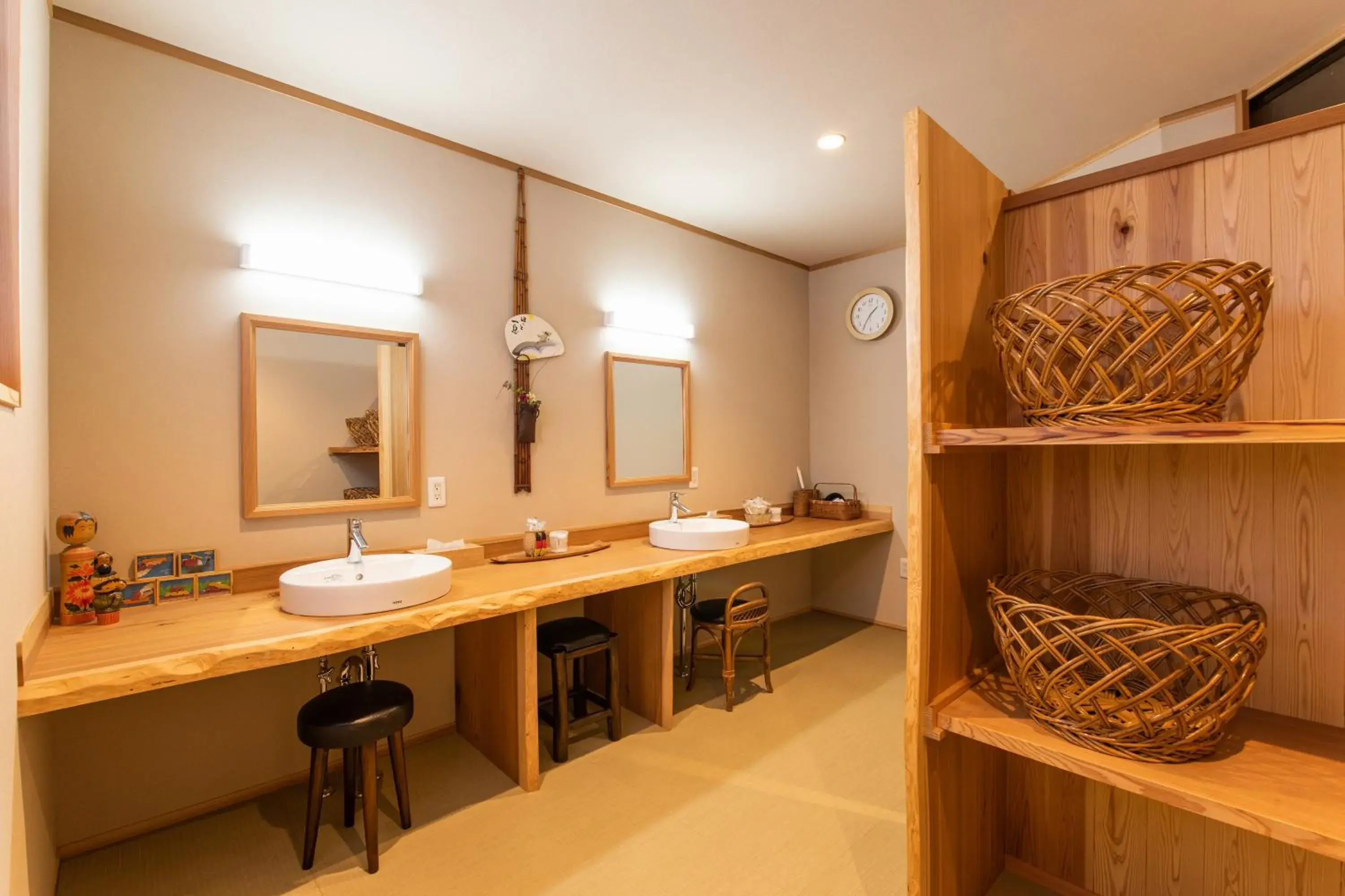 Public Bath, Bathroom in Kadokyu Ryokan