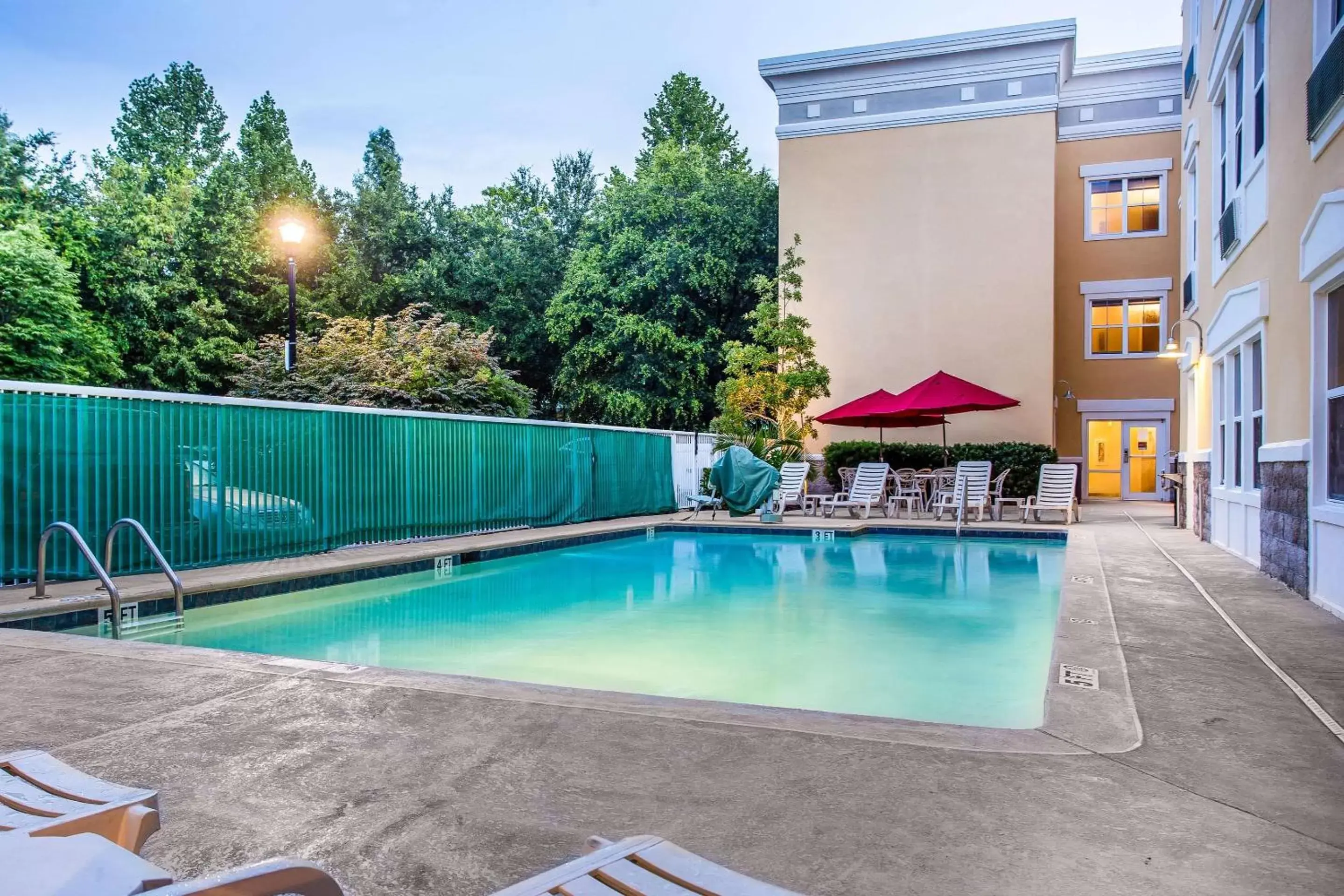 On site, Swimming Pool in Comfort Suites at Isle of Palms Connector