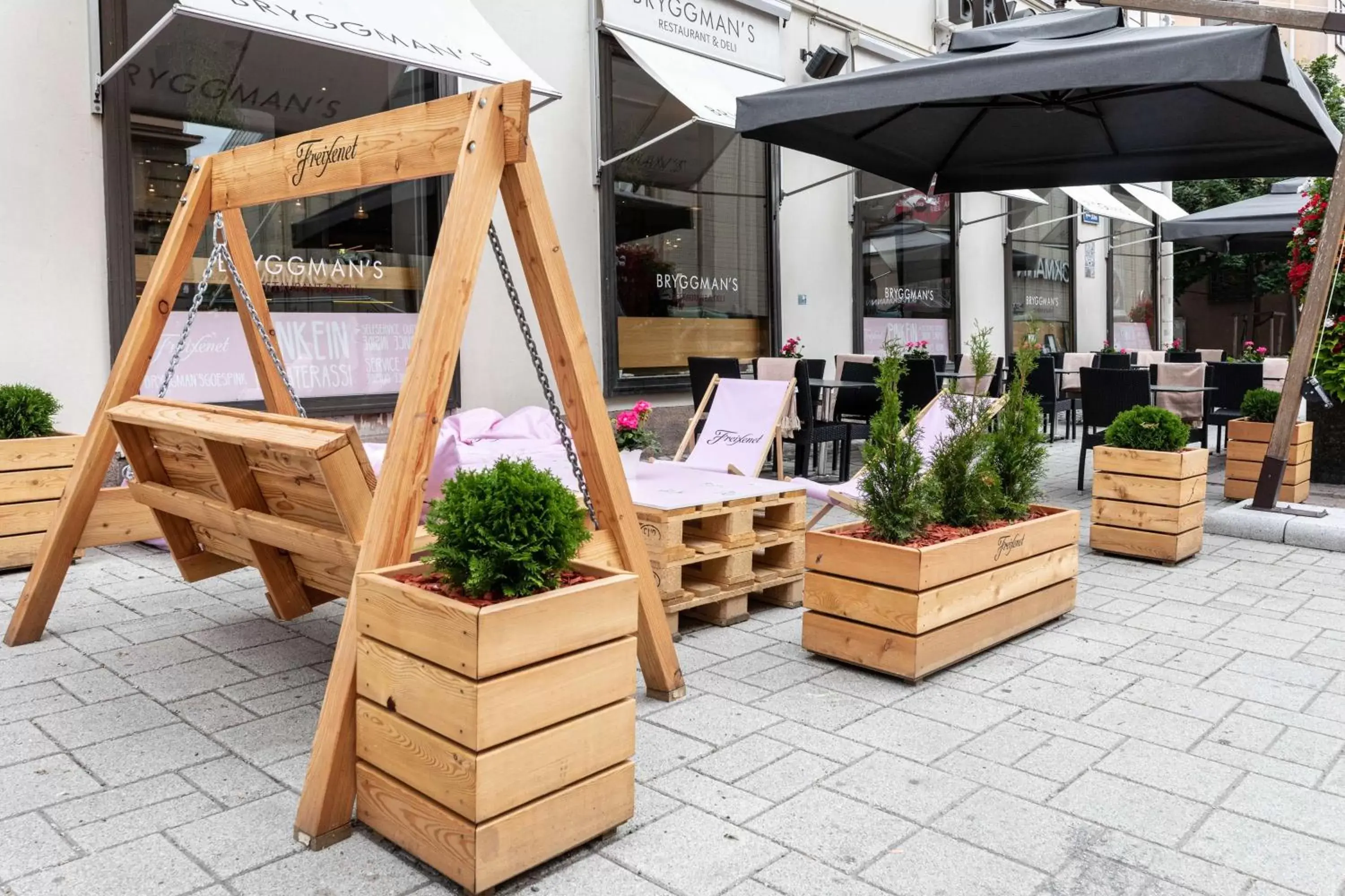 Patio in Scandic Plaza Turku