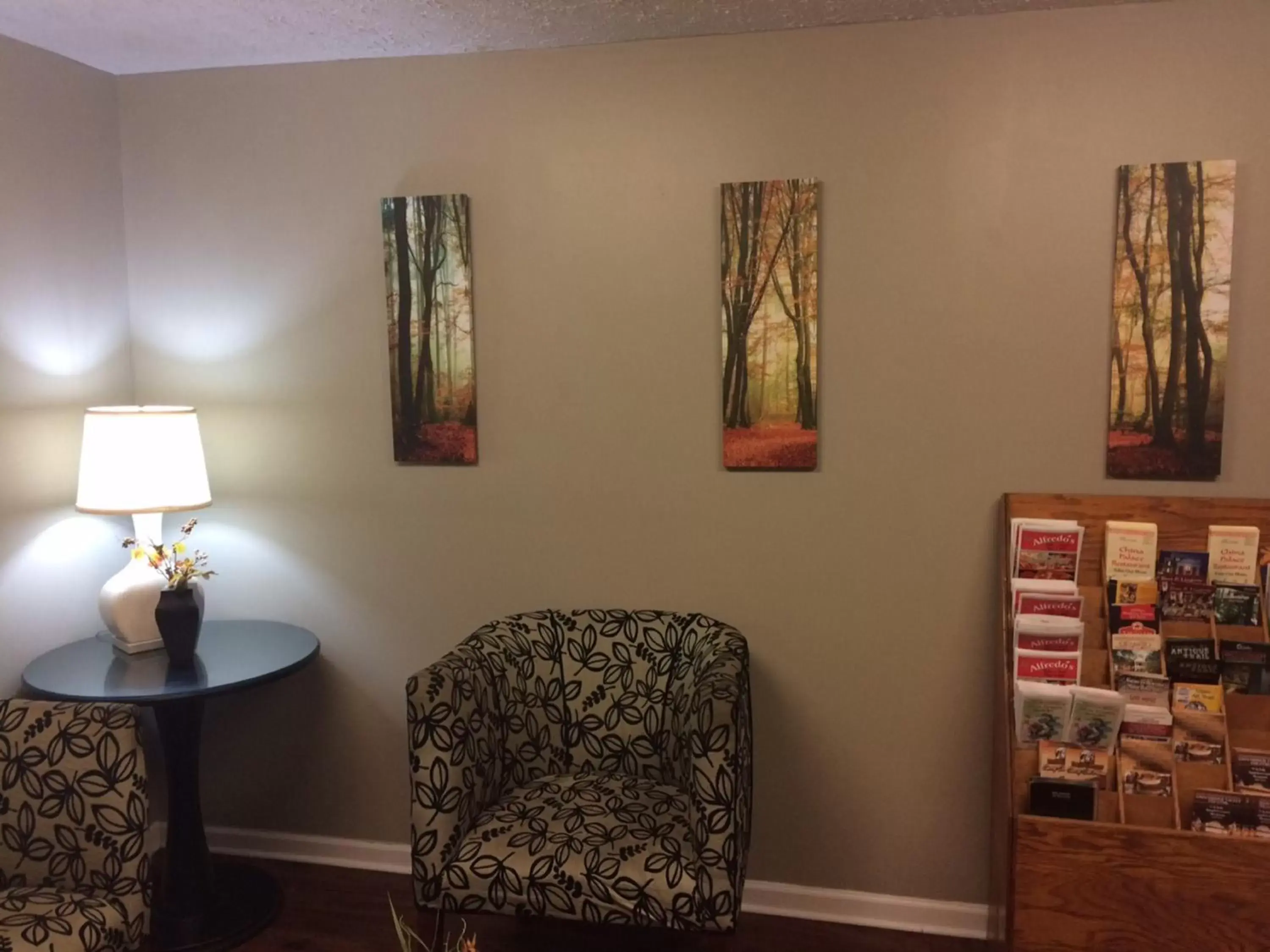 Lobby or reception, Seating Area in Motel M Lewisburg