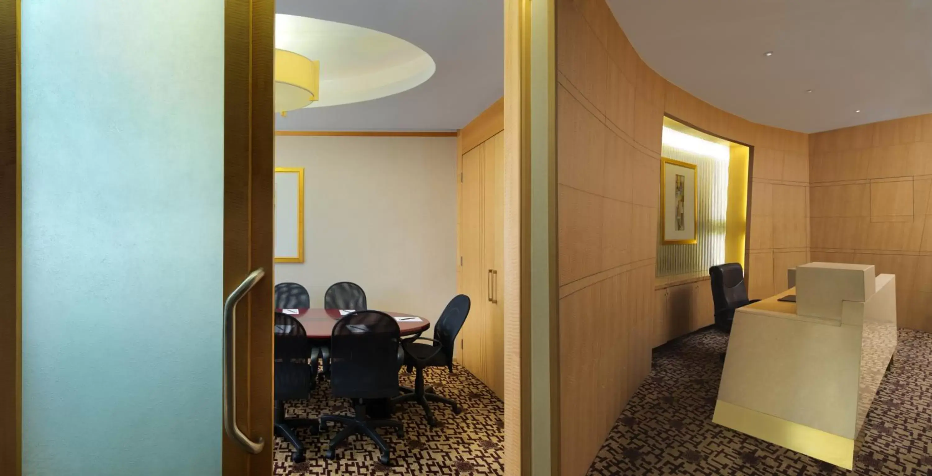 Business facilities in Radisson Blu Hotel Shanghai New World