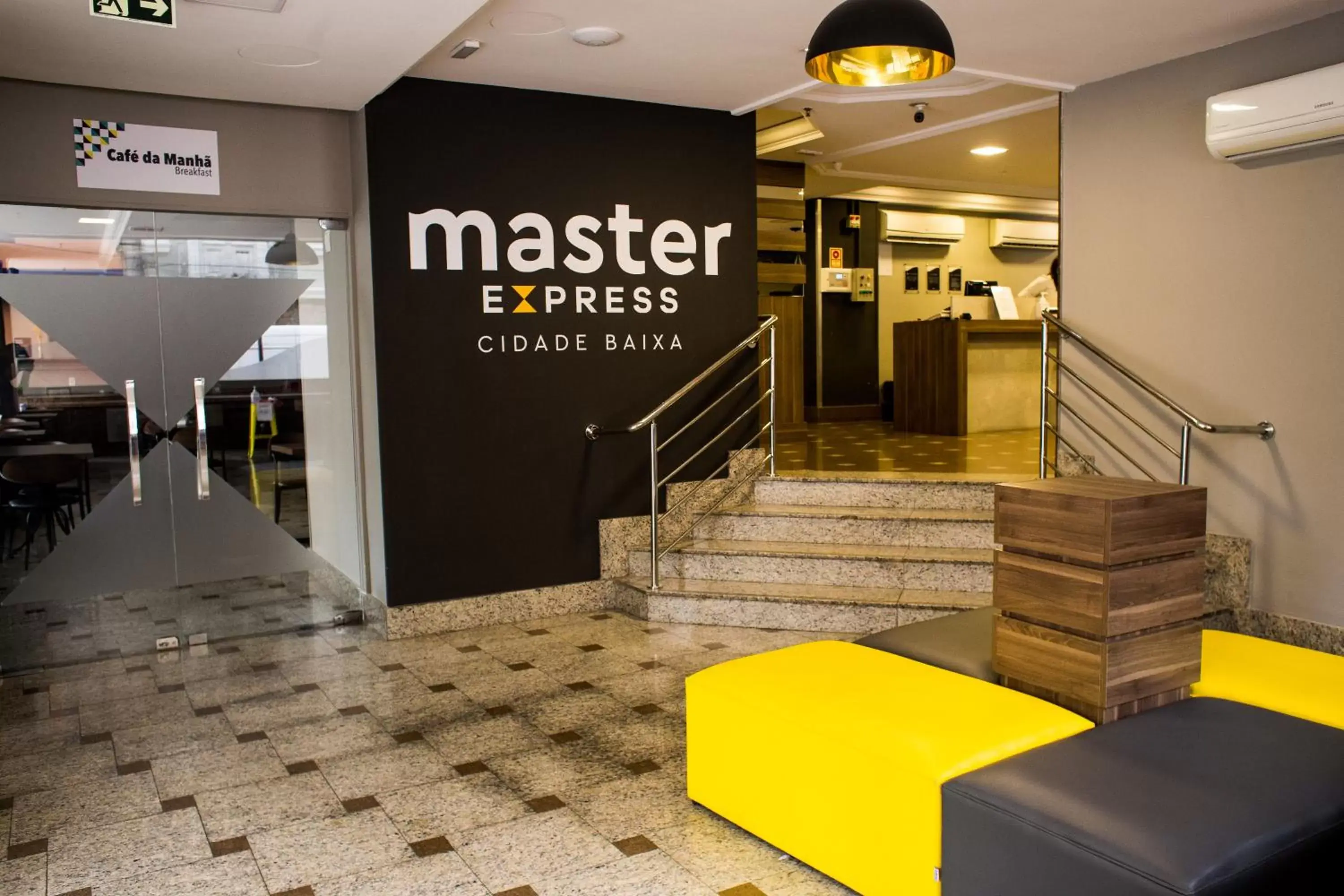 Lobby or reception in Master Express Cidade Baixa - Próximo ao Araujo Viana, UFRGS e Santa Casa Lobby or reception in Master Express Cidade Baixa - Próximo ao Araujo Viana, UFRGS e Santa Casa