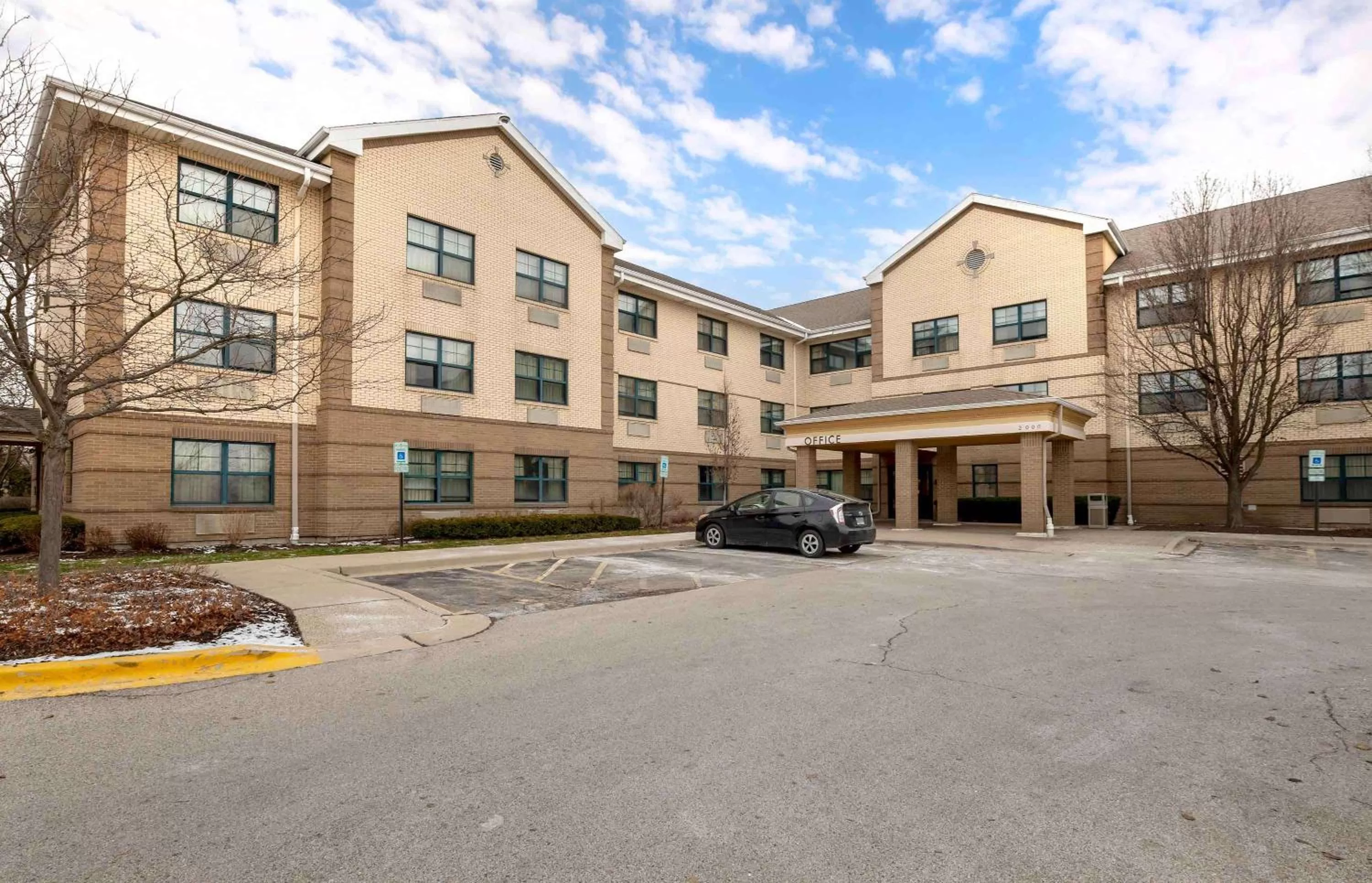 Property building in Extended Stay America Suites - Chicago - Schaumburg - I-90