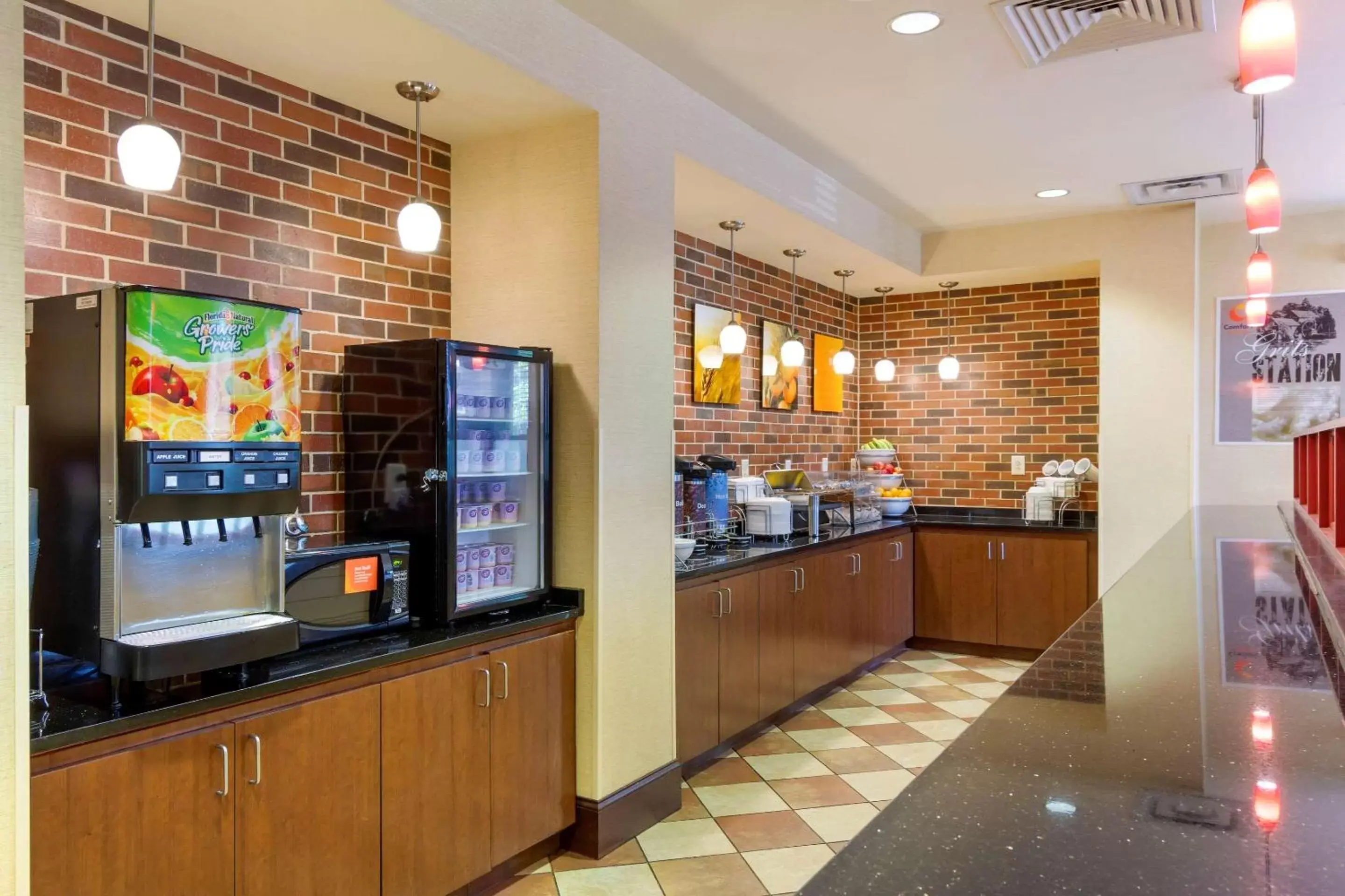 Restaurant/places to eat in Comfort Suites Charleston West Ashley