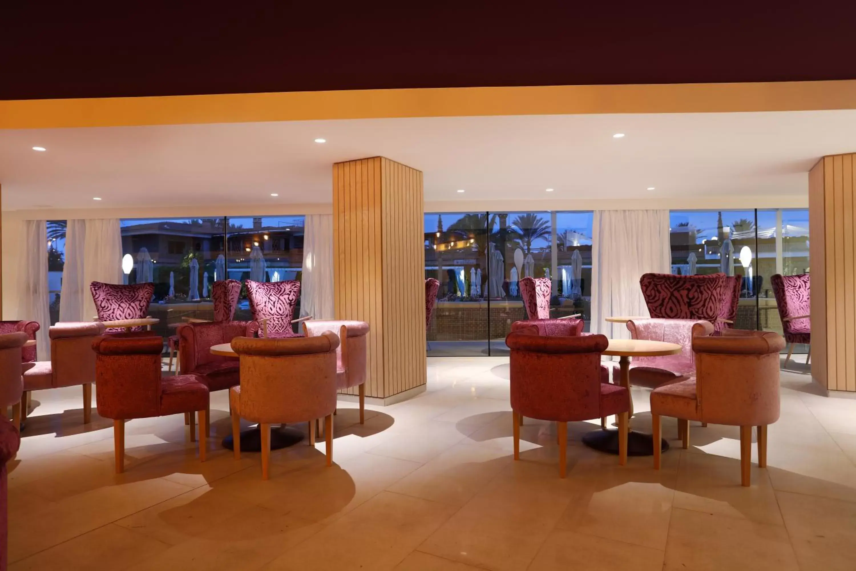 Lobby or reception, Lounge/Bar in Iberostar Selection Playa de Palma