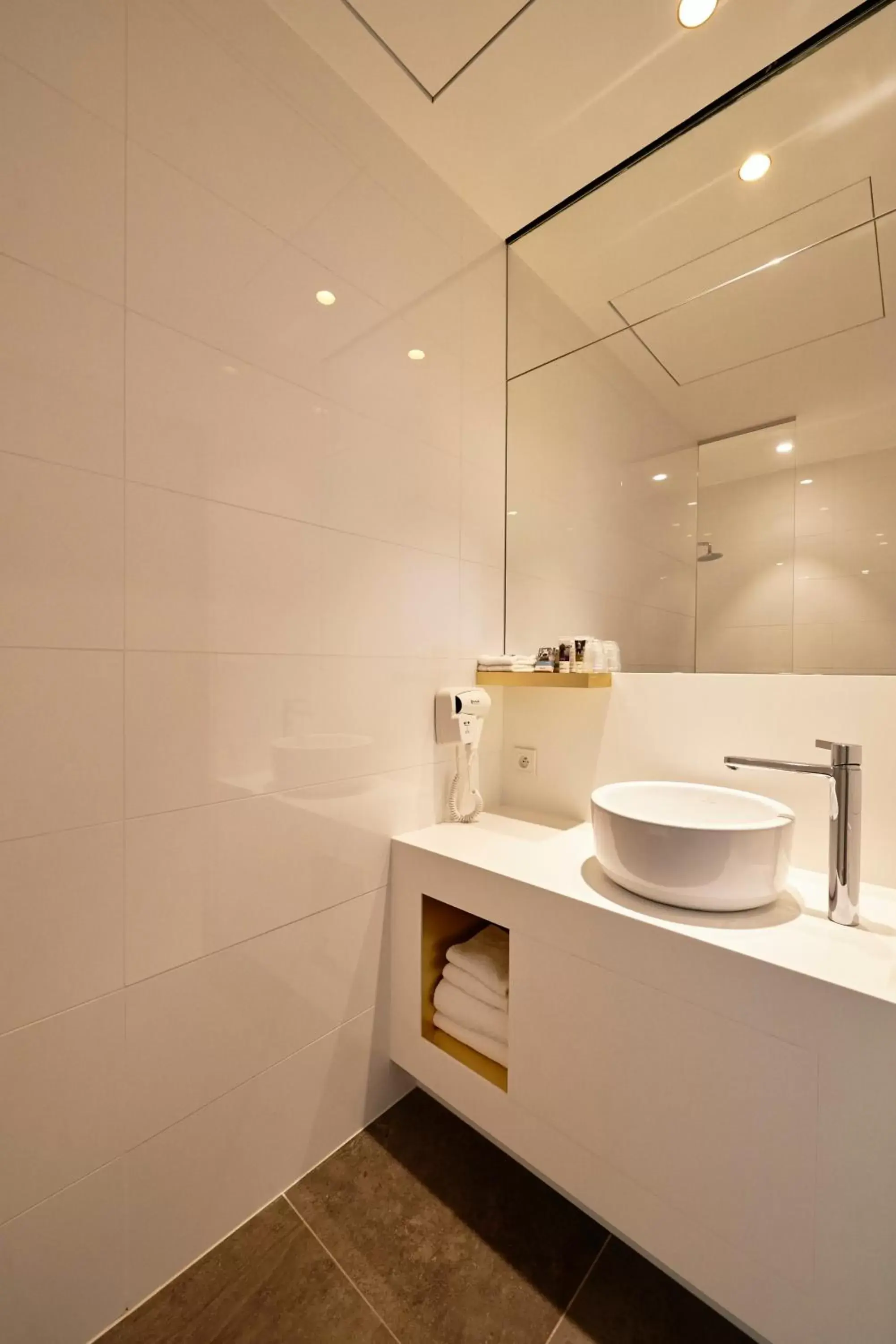 Bathroom in Mercure Roeselare