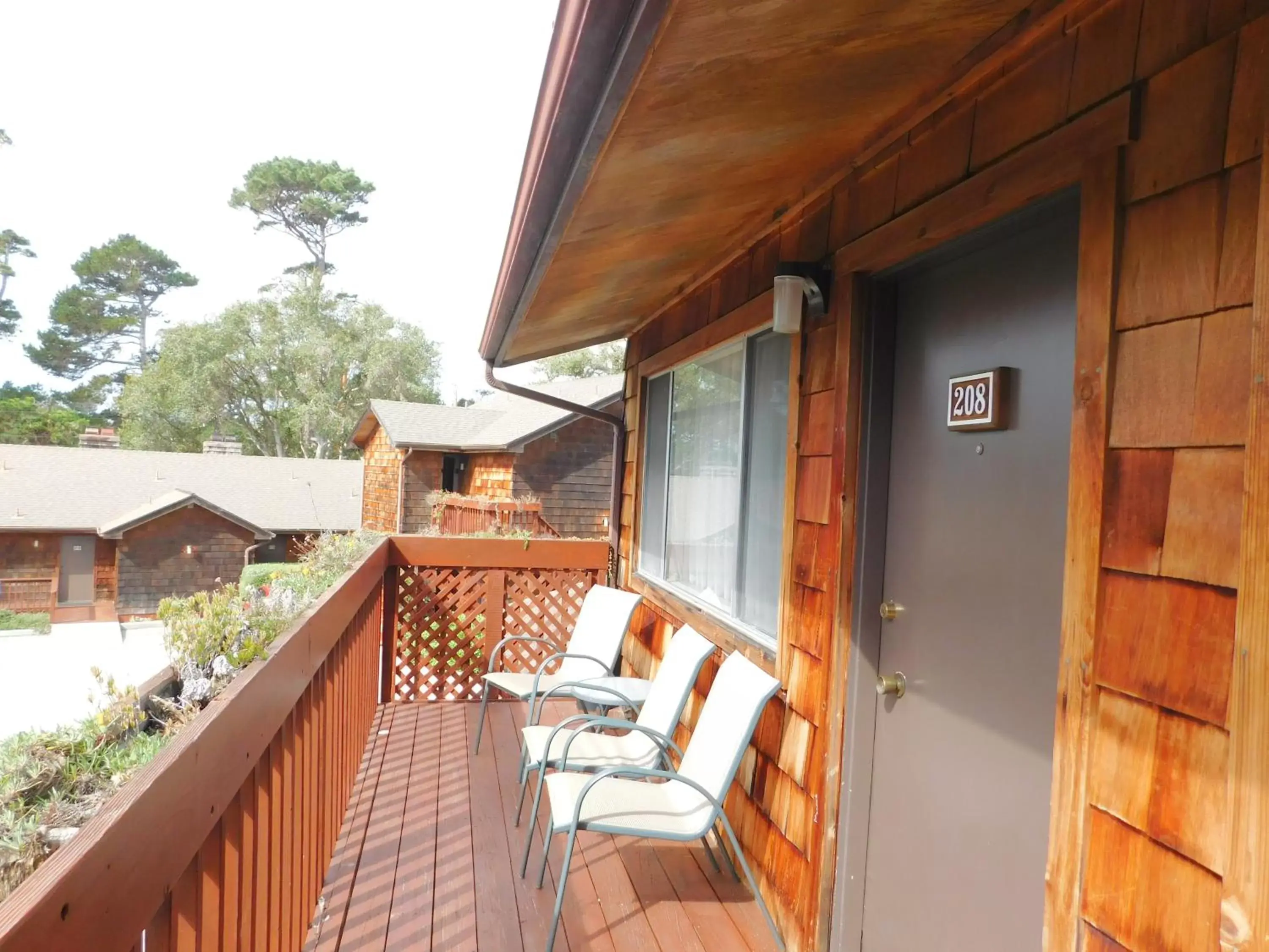 Balcony/Terrace in Pacific Gardens Inn Balcony/Terrace in Pacific Gardens Inn