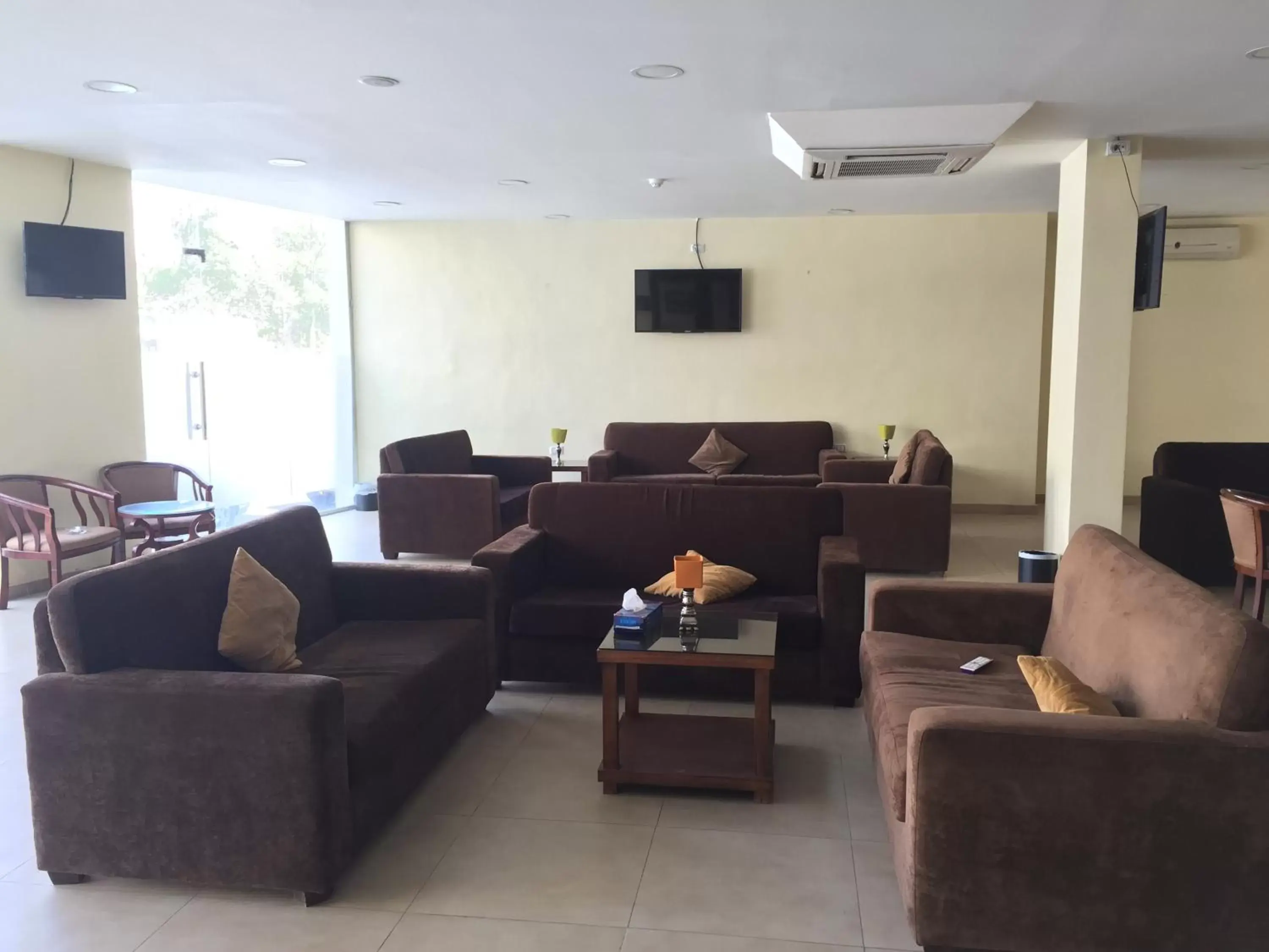 Lobby or reception, Lounge/Bar in Zaina Plaza Hotel