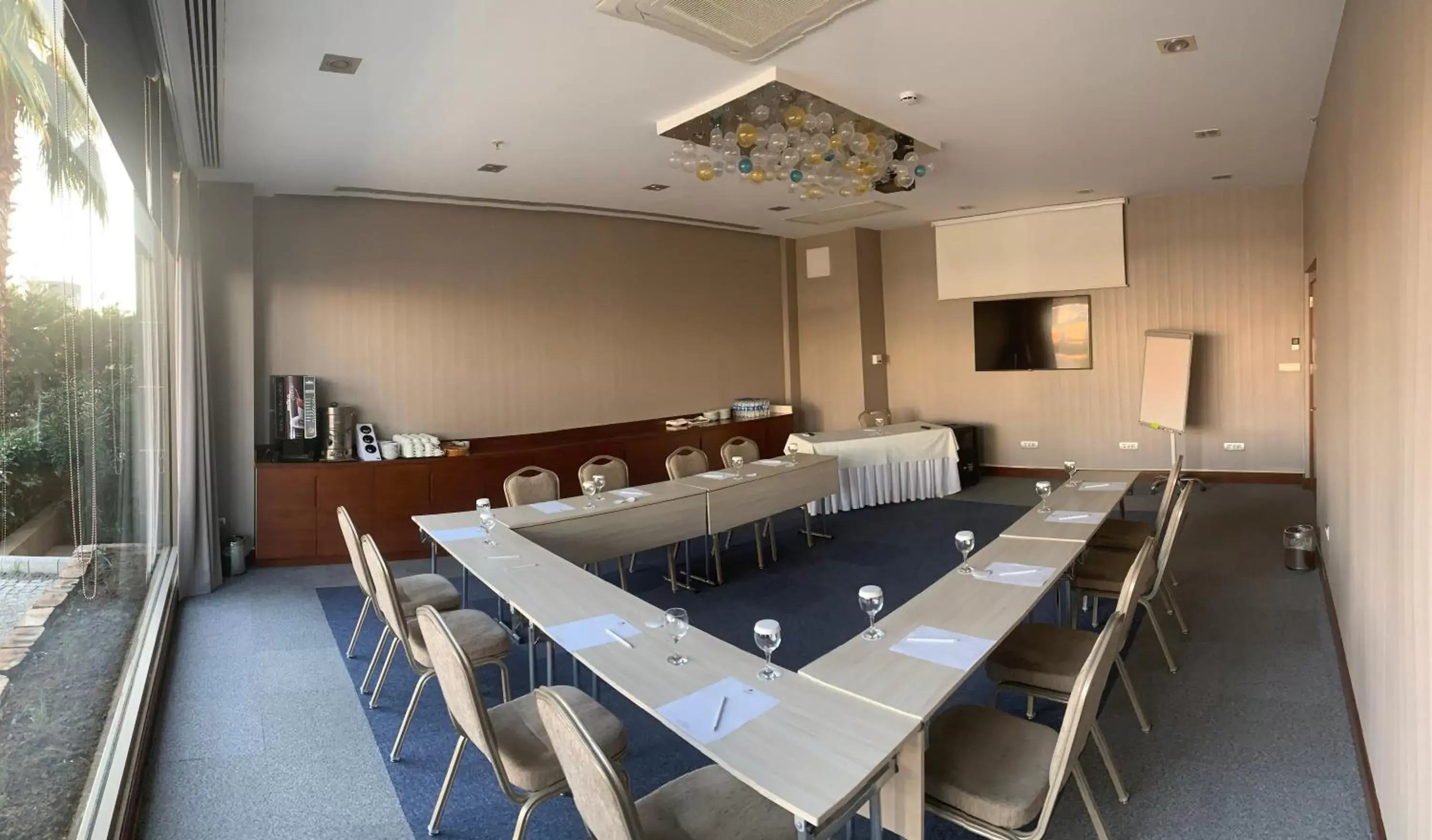 Meeting/conference room in Best Western Premier Karsiyaka Convention & Spa Hotel