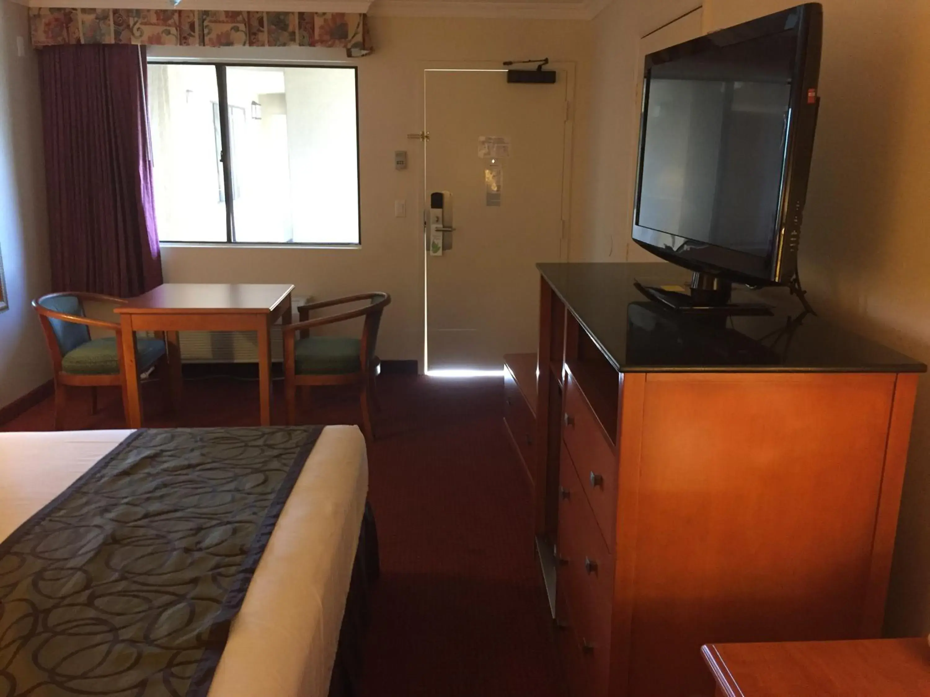 Photo of the whole room, Bed in Chula Vista Inn