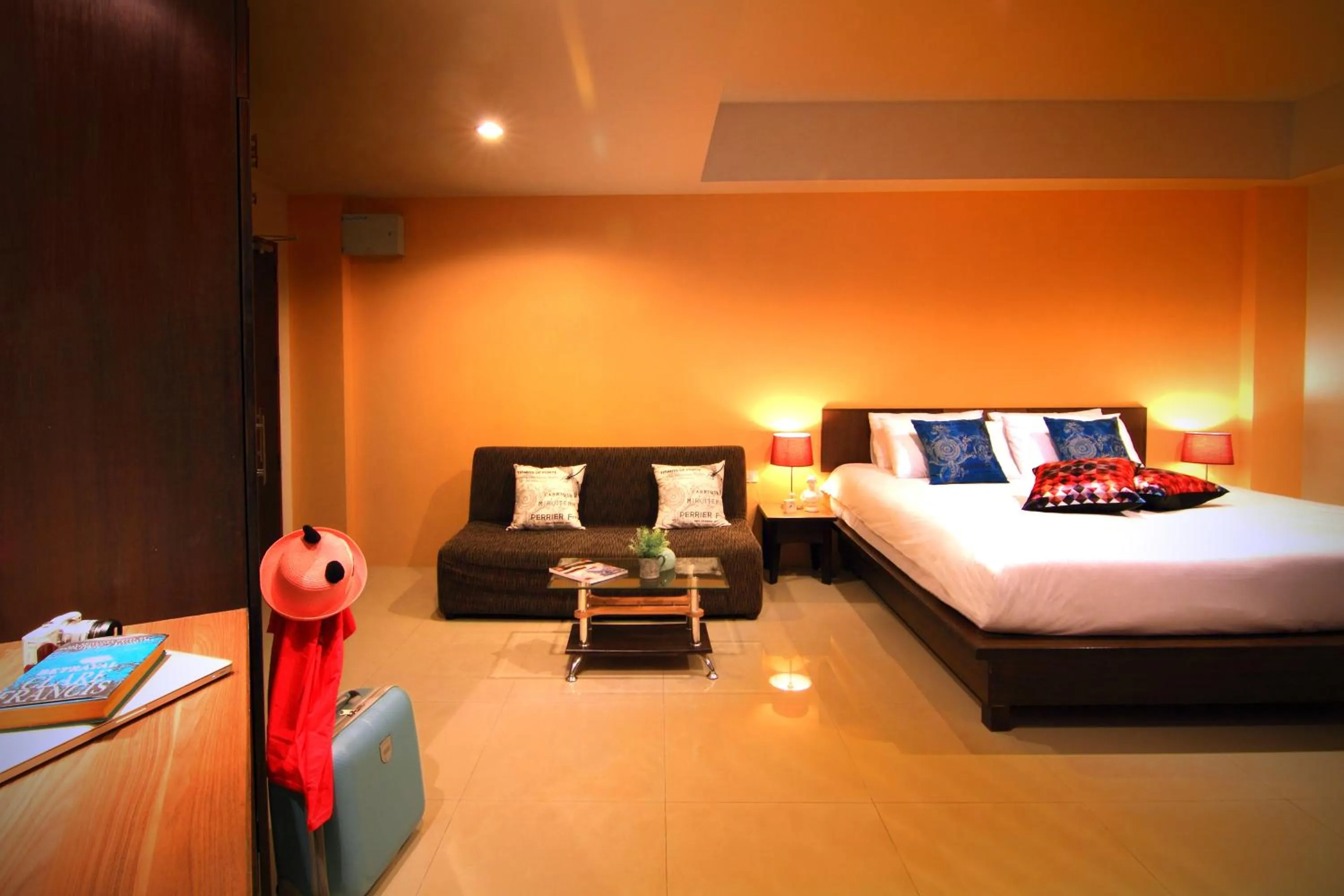 Photo of the whole room, Bed in Cool Residence Hotel