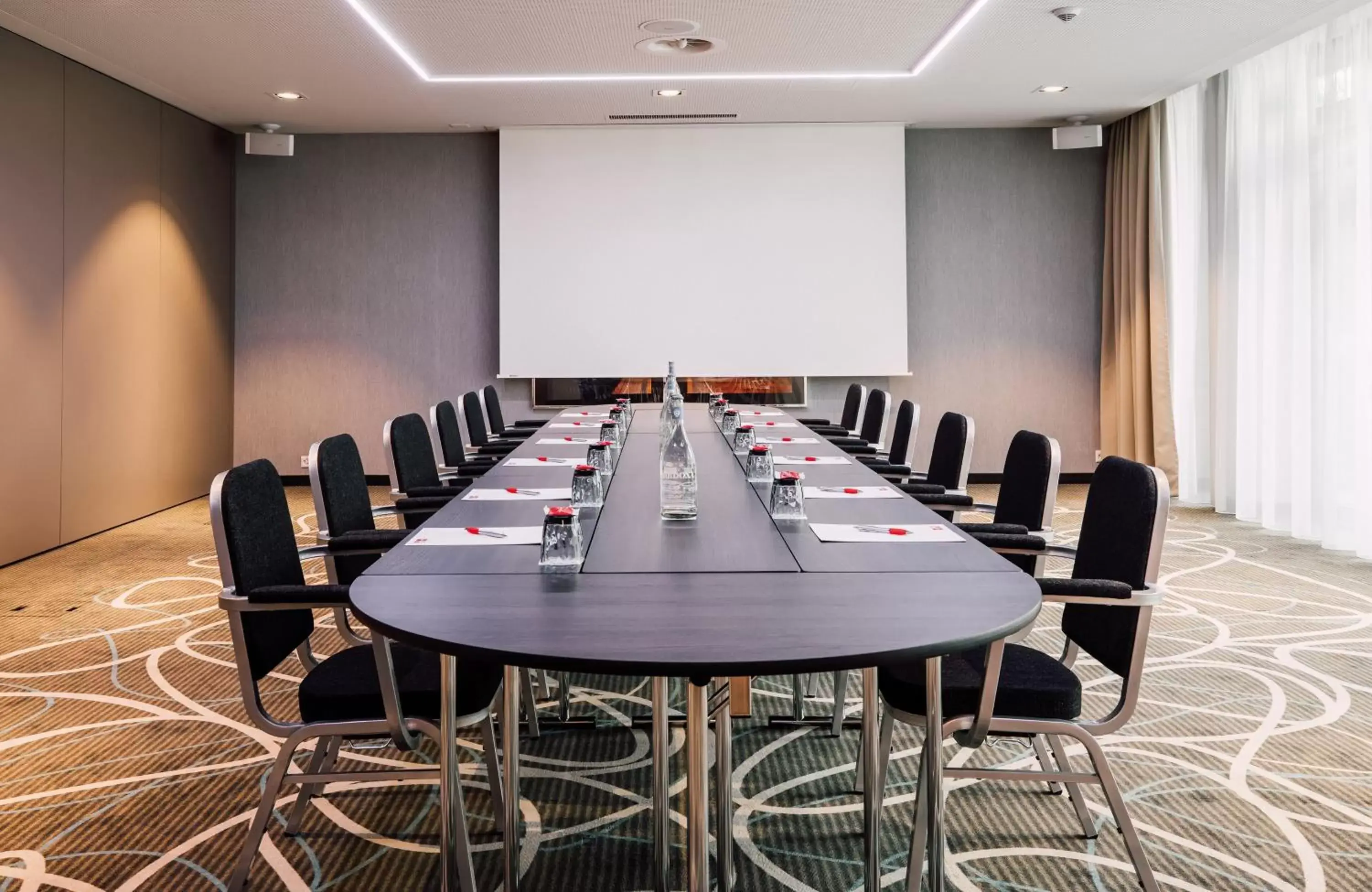 Meeting/conference room in Leonardo Hotel Zurich Airport