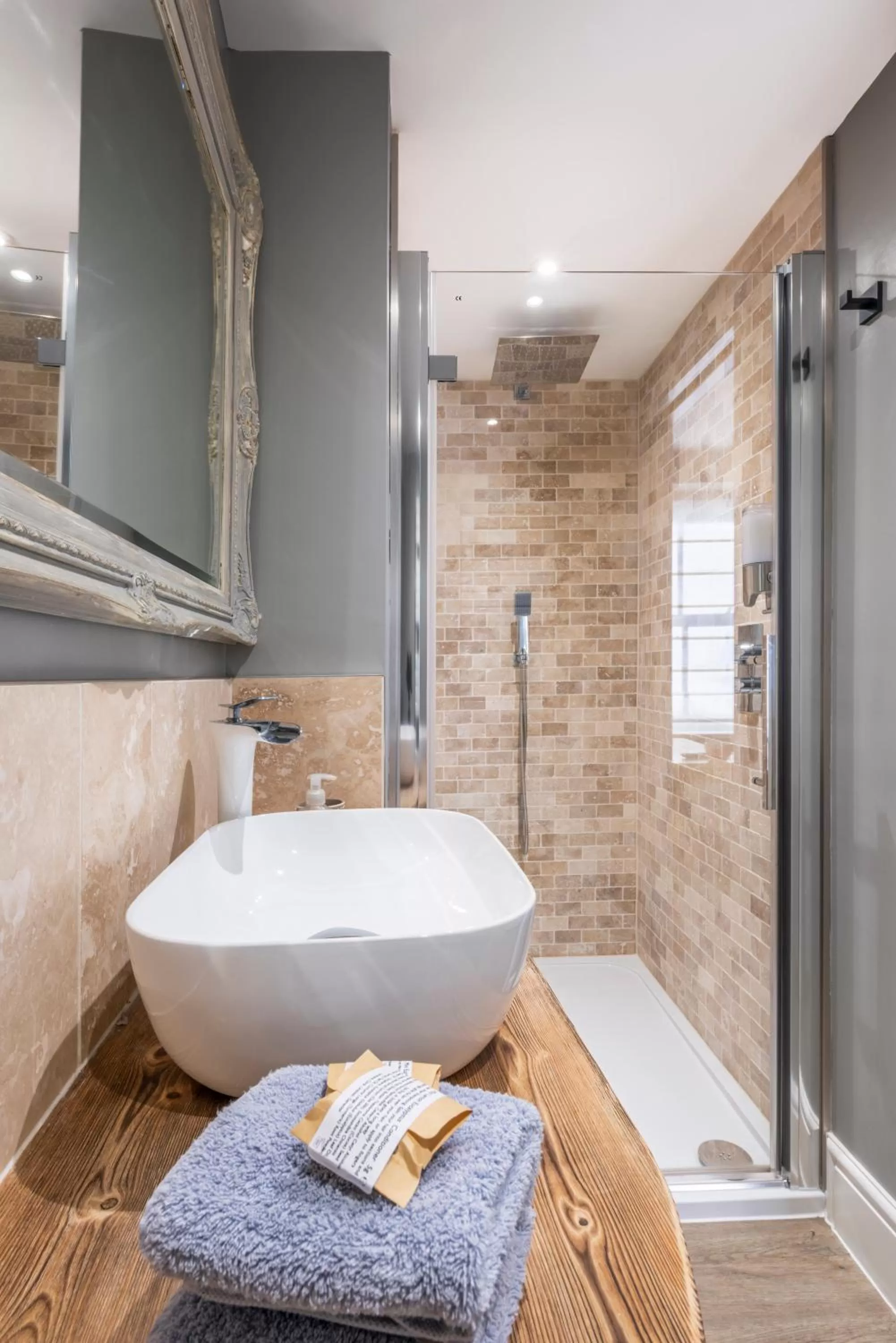 Bedroom in The Royal George