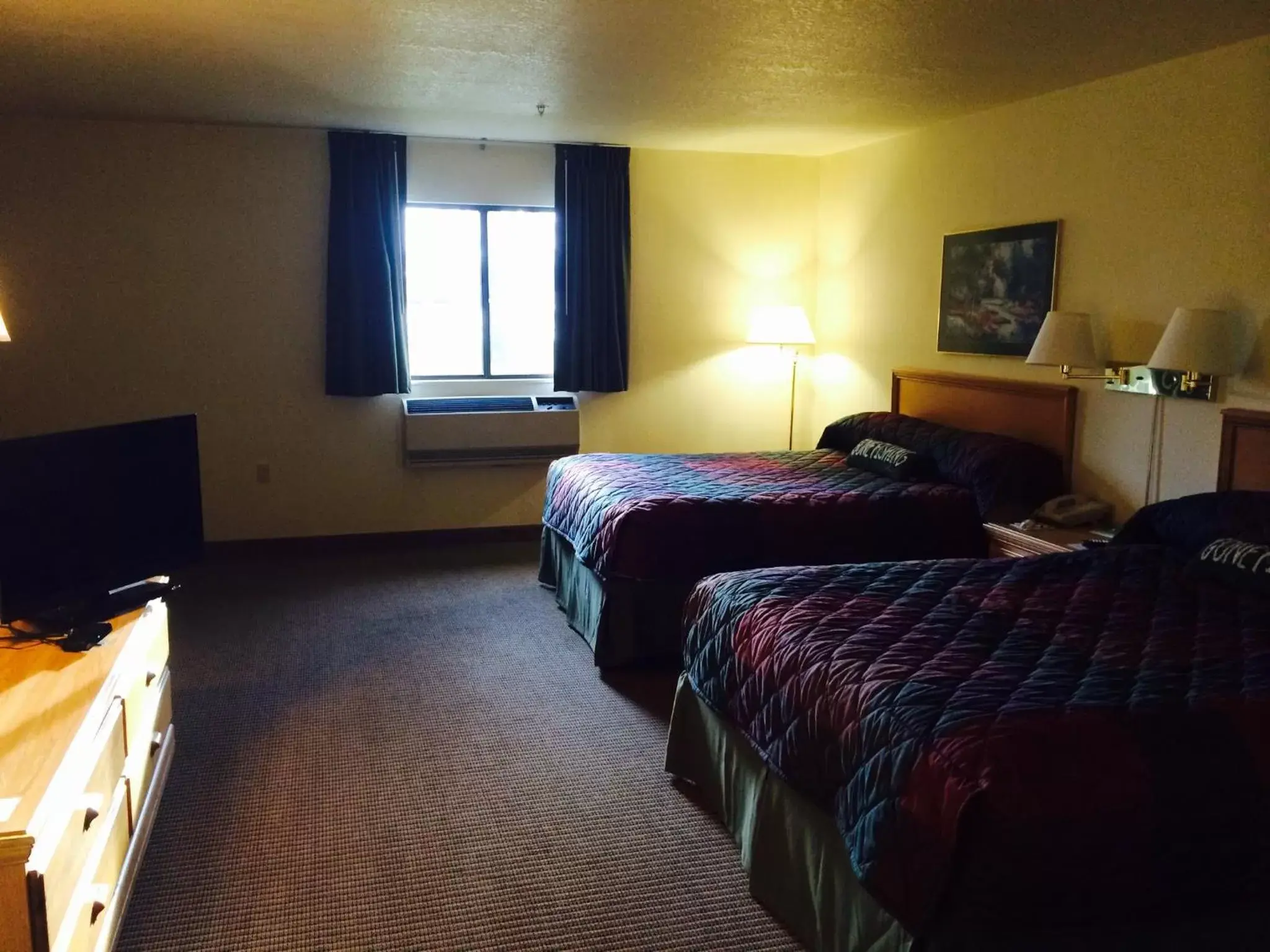 TV and multimedia, Bed in All Seasons Resort TV and multimedia, Bed in All Seasons Resort