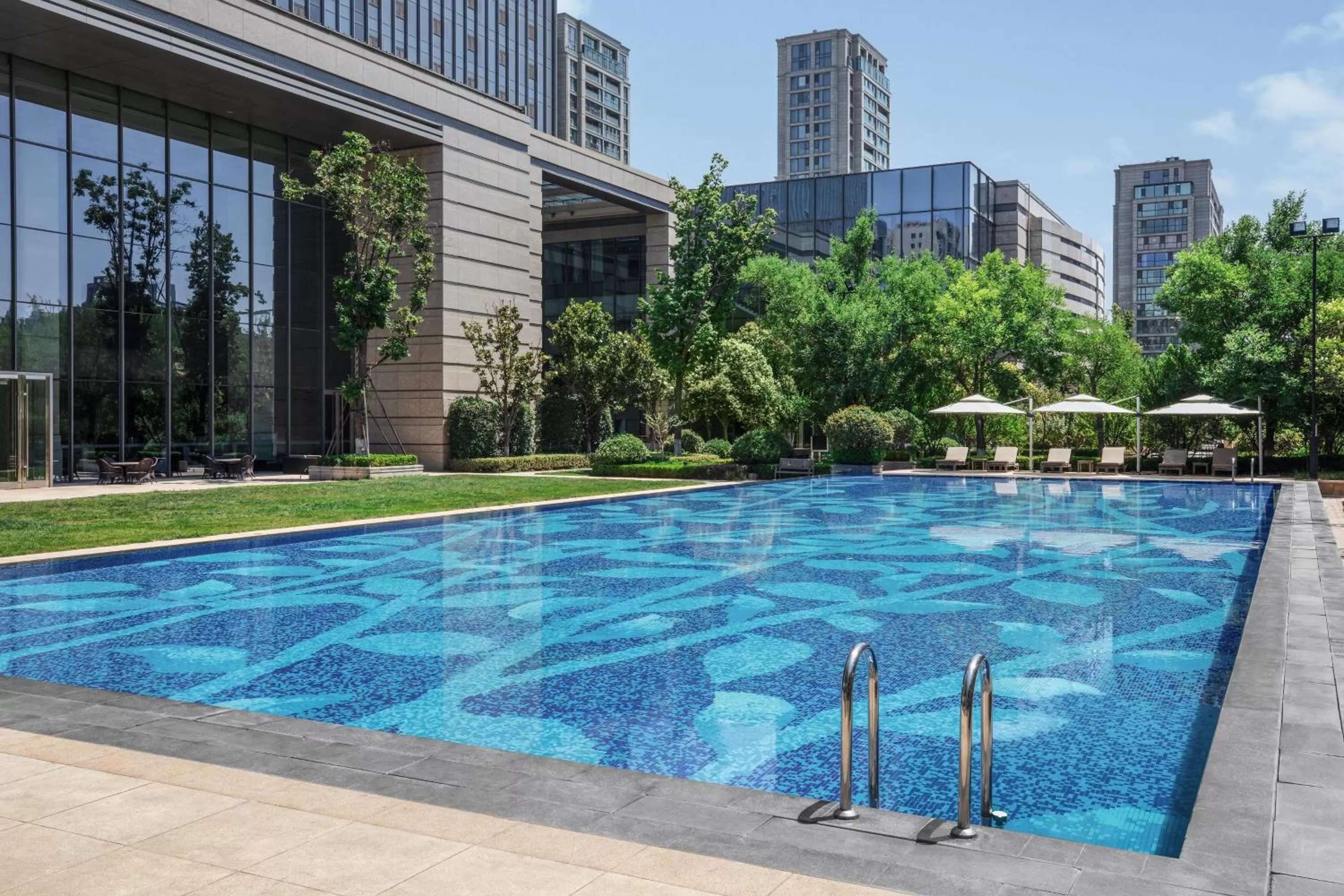 Swimming pool in Sheraton Qingdao Jiaozhou Hotel